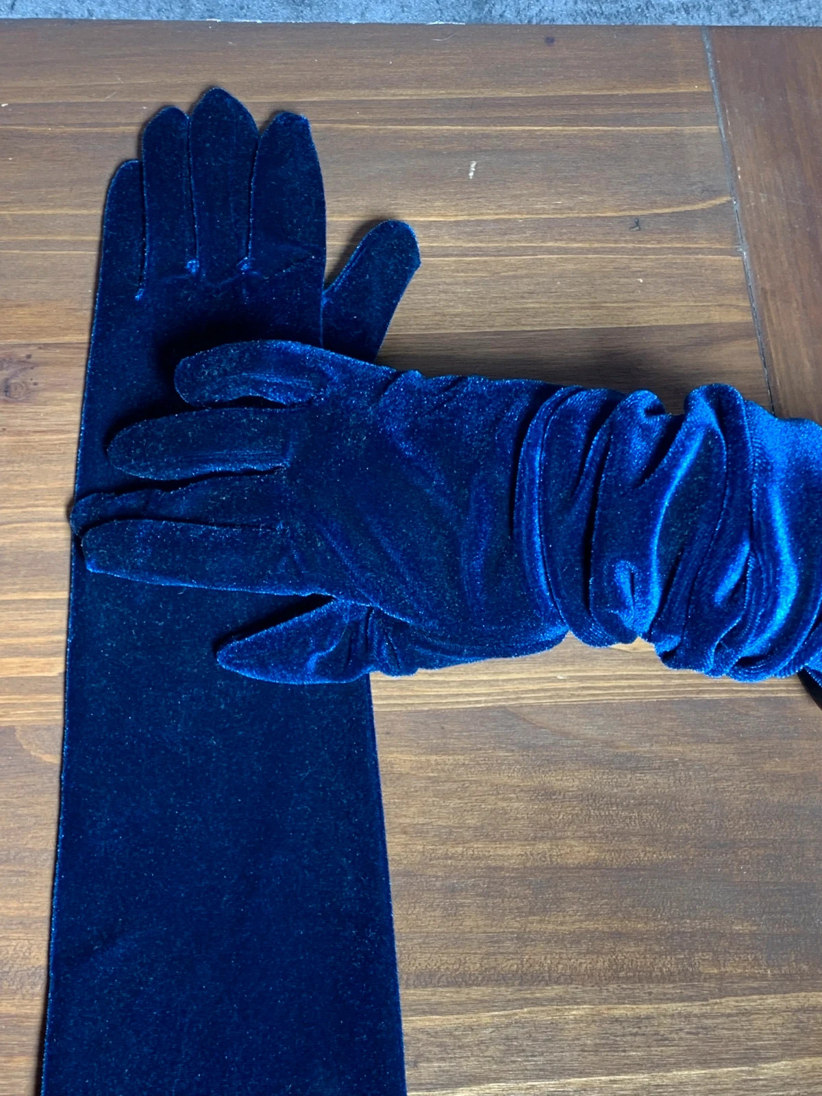 Guantes largos de terciopelo azul | Blue velvet long gloves | Vicent Padrier – Vintage Dressing – taille Taille unique 4