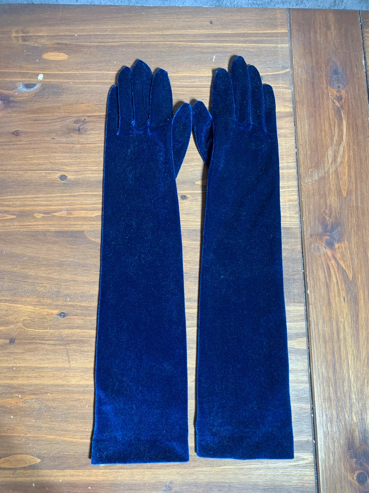 Guantes largos de terciopelo azul | Blue velvet long gloves | Vicent Padrier – Vintage Dressing – taille Taille unique 2