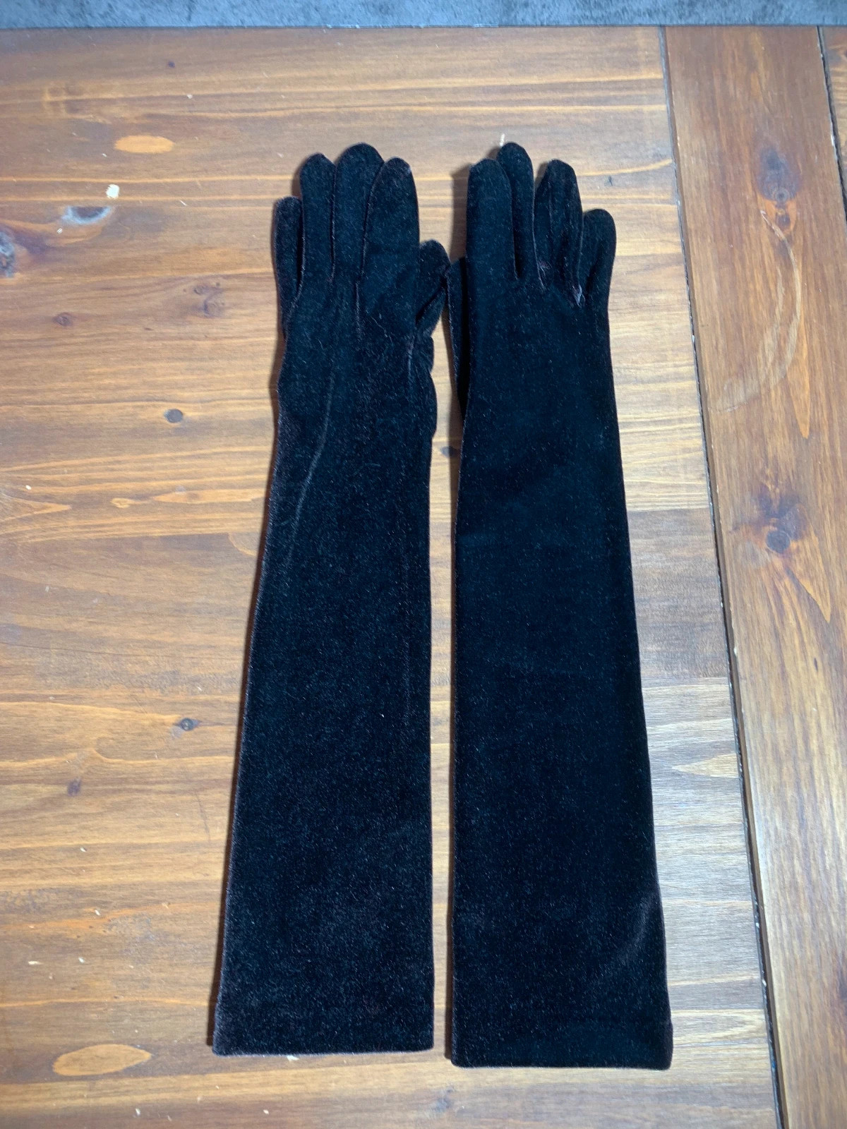 Guantes largos de terciopelo marrón oscuro | Dark brown velvet long gloves | Vicent Padrier – taille Taille unique 2