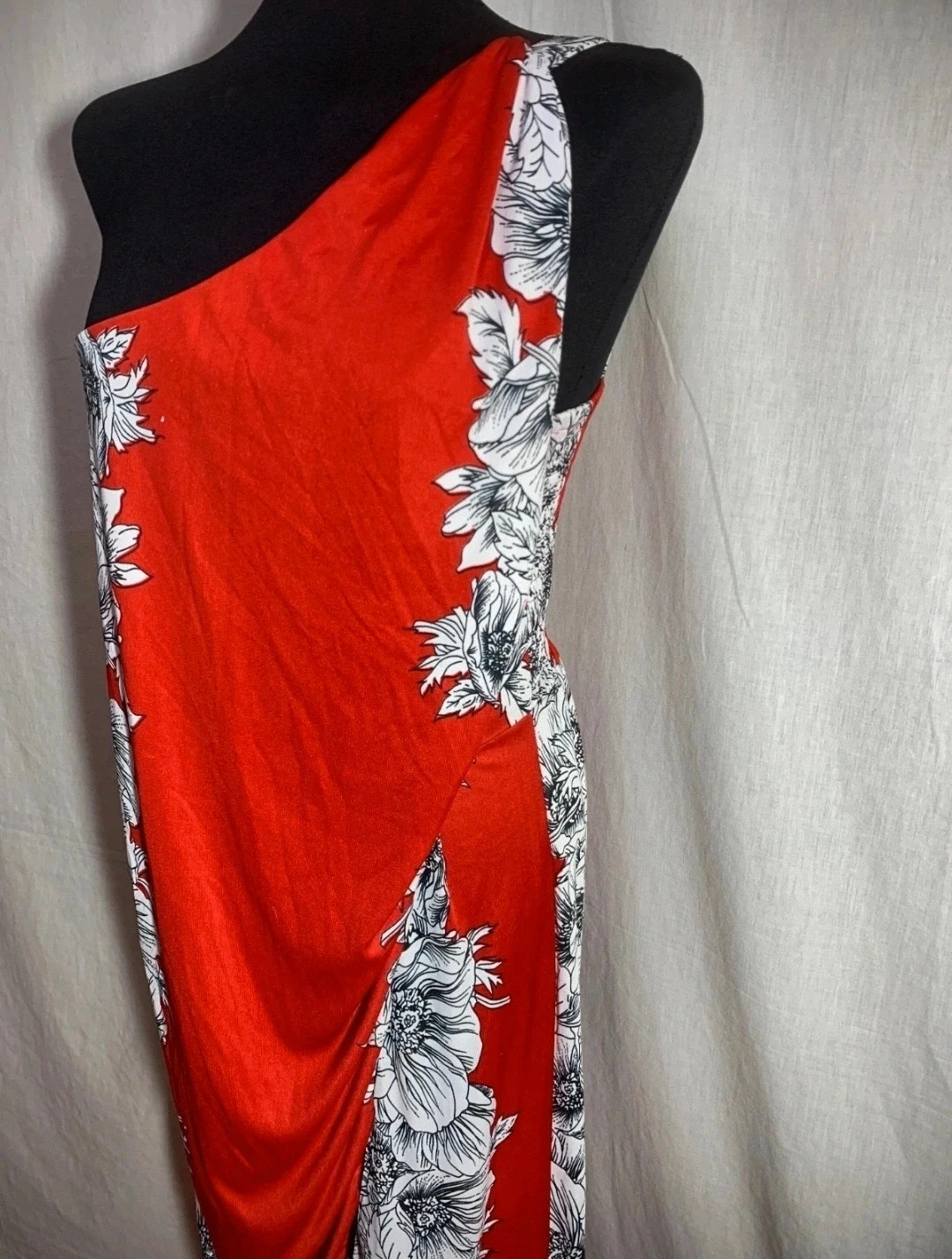 Mono de boda rojo con estampado floral Almatrichi | Red Floral Print Wedding Jumpsuit – Almatrichi – taille M / 38 / 10 5