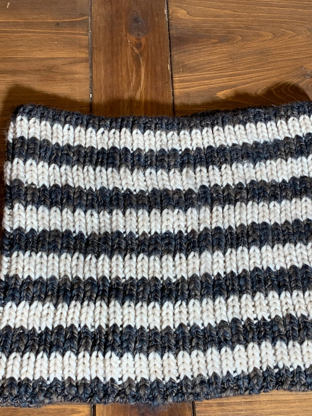 Braga de Cuello de Punto Gris | Grey Knit Neck Warmer – El Corte Inglés 3