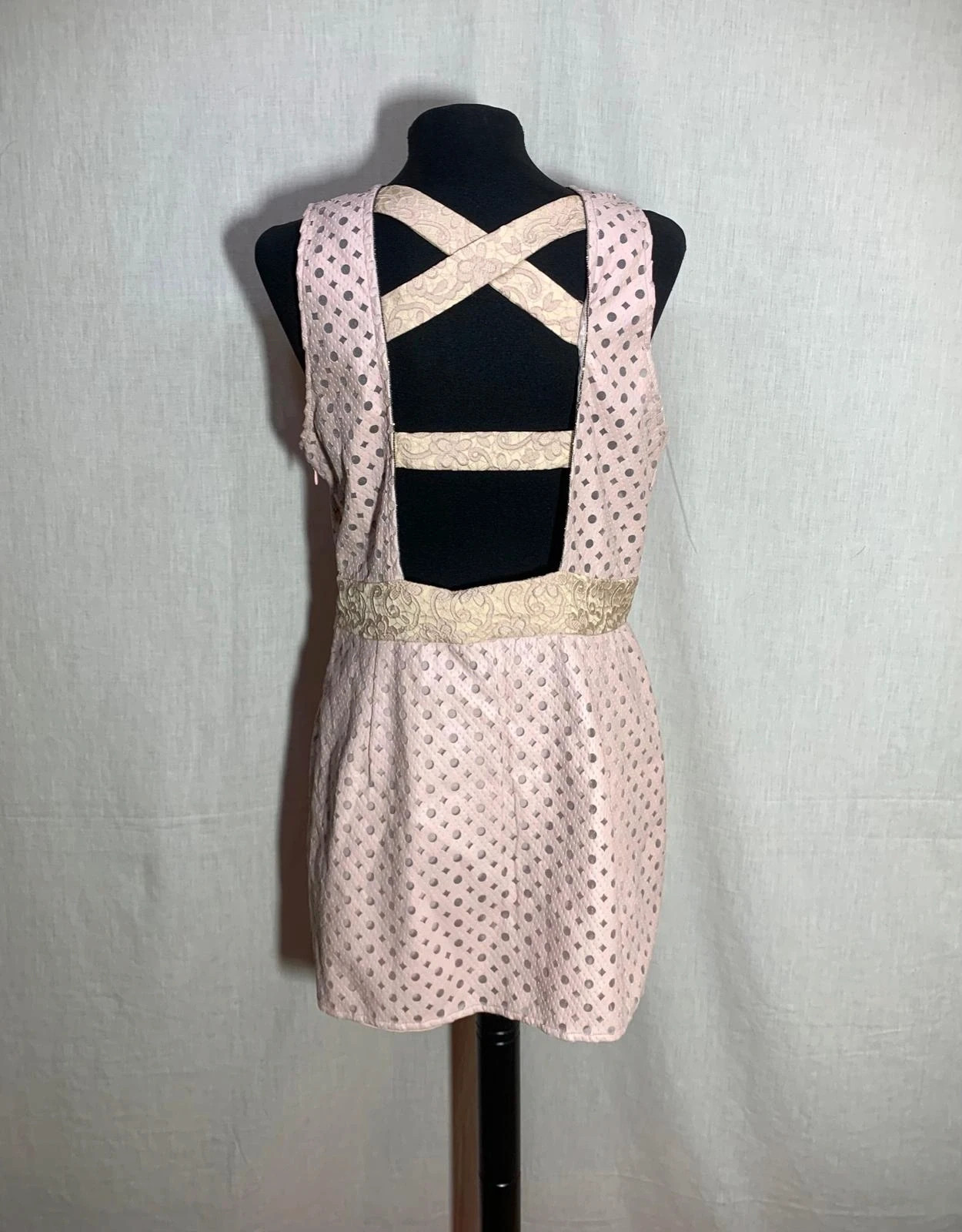 Mono corto de fiesta con espalda descubierta rosa | Pink Backless Party Romper | El armario de Lulú – el Armario de Lulú – taille XL / 42 / 14 2