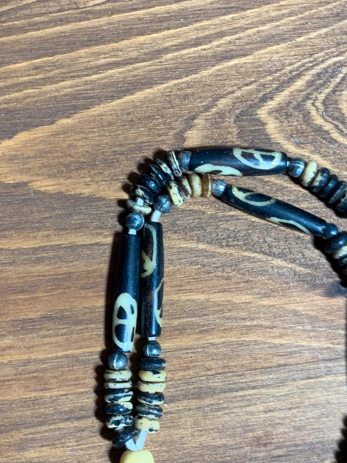 Collar de Cuentas con Cruz Negra | Beaded Cross Necklace 5