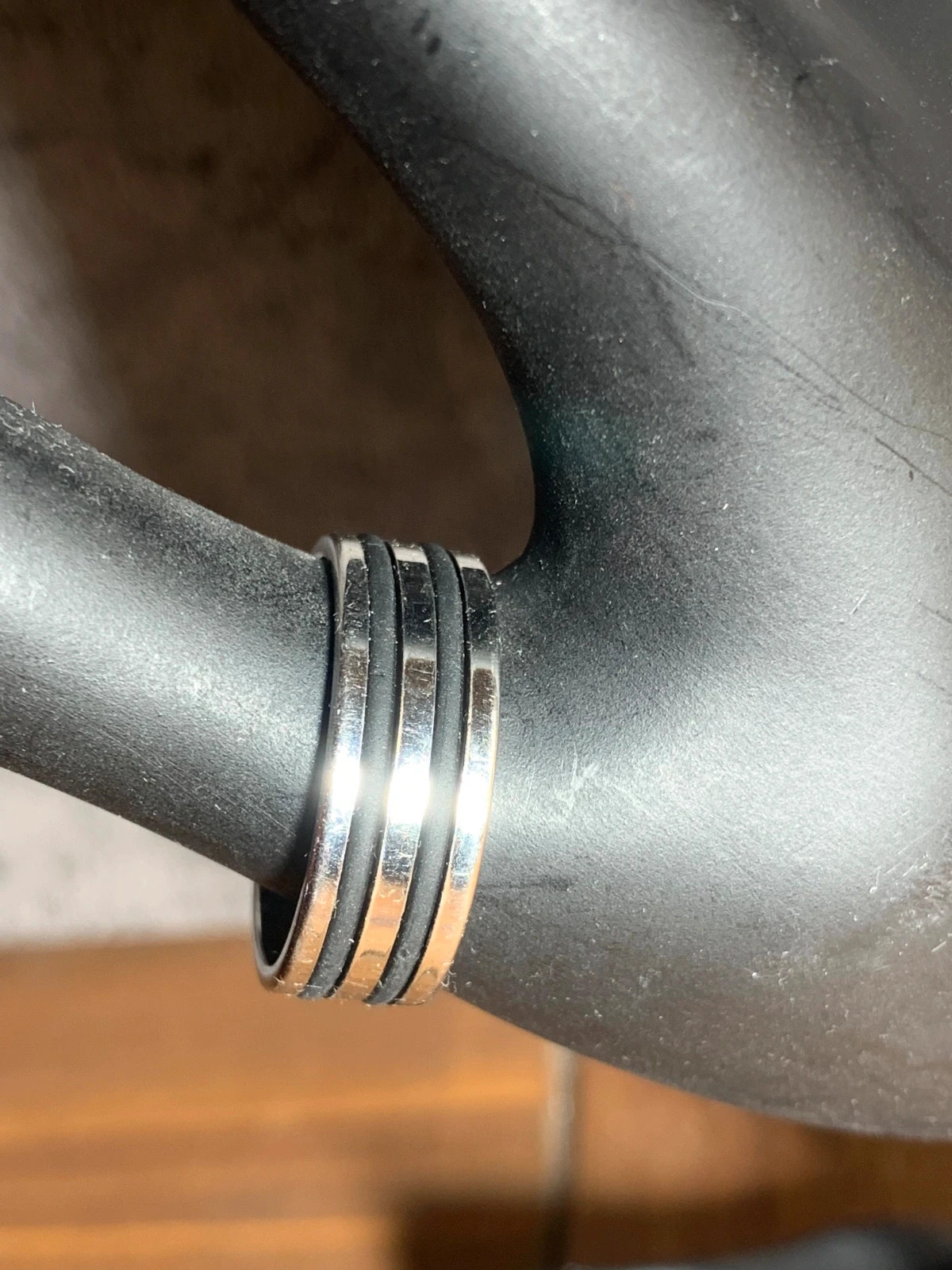 Anillo Plateado Diseño Triple Banda | Silver Triple Band Ring – taille 15,7 mm