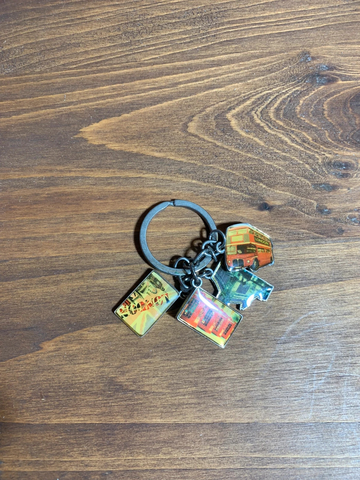 Llavero Londres con 4 Colgantes Souvenir | London Keychain Charm