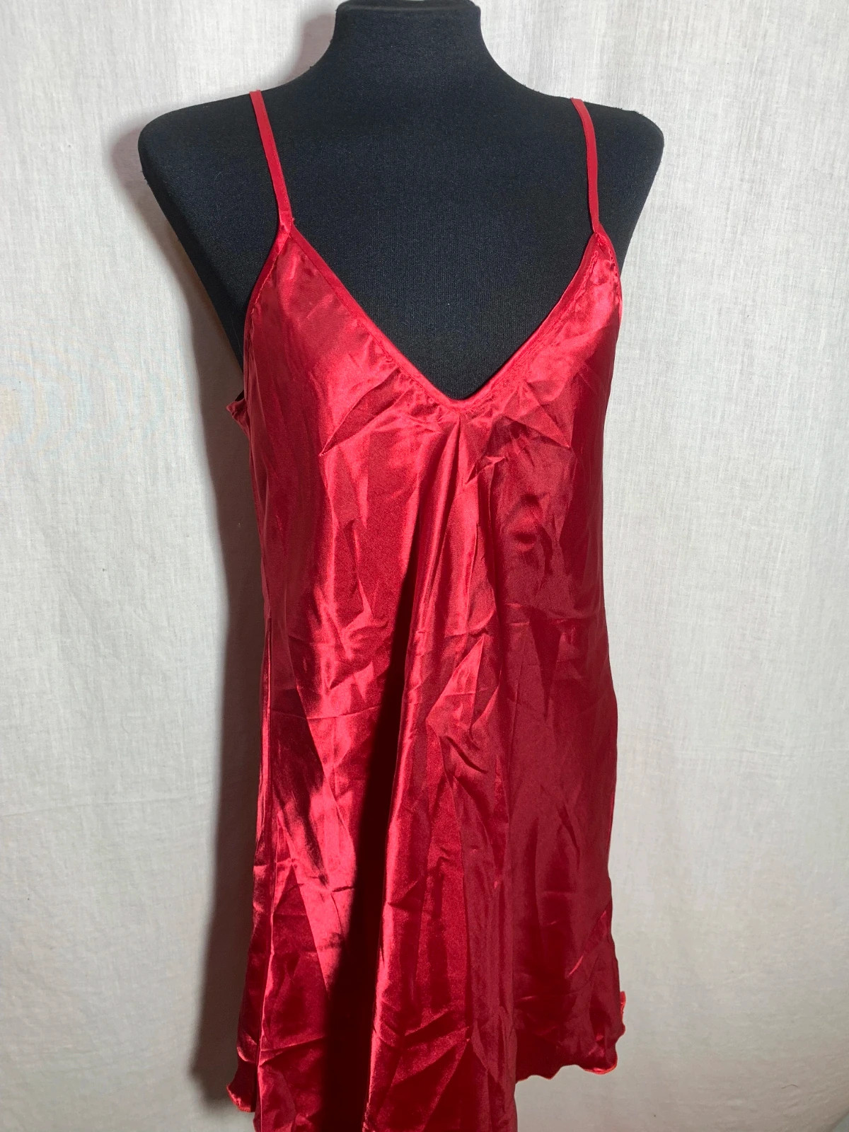 Vestido Lencero Rojo Satinado con Tirantes Finos | Red Satin Slip Dress – taille XXL / 44 / 16 3