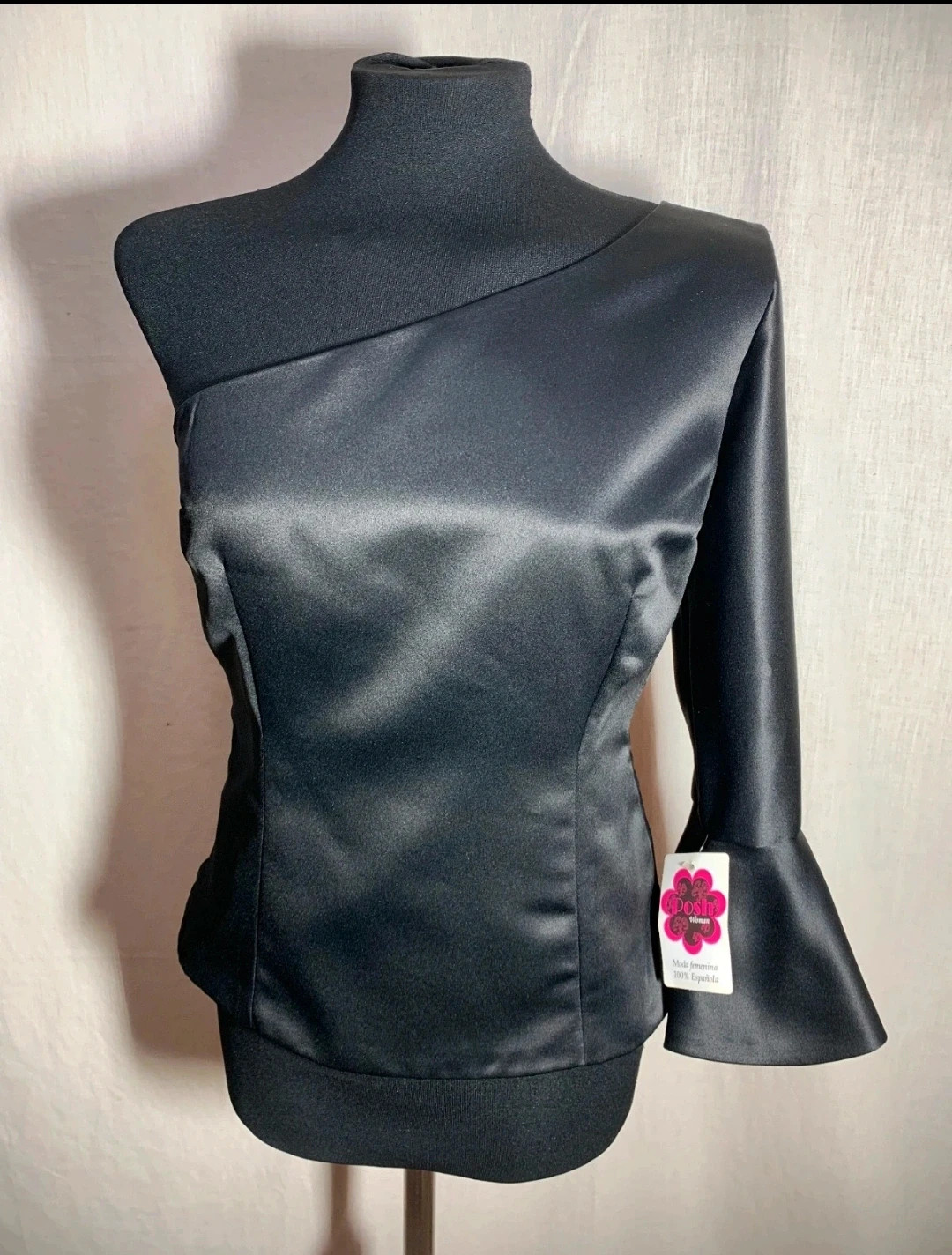 Blusa Asimétrica Negra Satinada | Asymmetric Black Blouse – taille S / 36 / 8 2