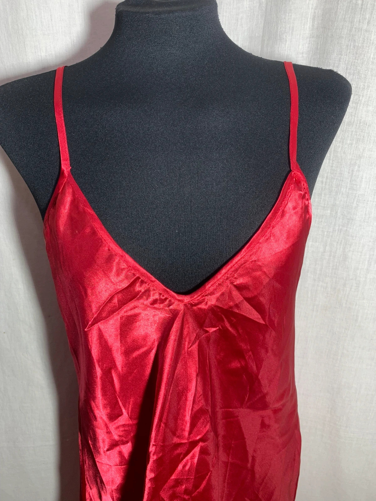 Vestido Lencero Rojo Satinado con Tirantes Finos | Red Satin Slip Dress – taille XXL / 44 / 16 5