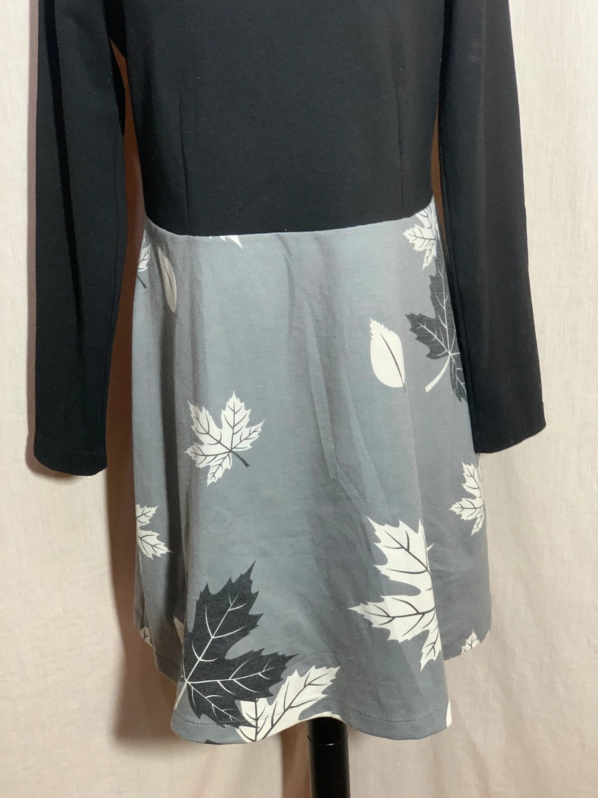 Vestido Modenina Bicolor Negro y Gris Estampado Hojas | Black Grey Leaf Dress – taille XL / 42 / 14 5