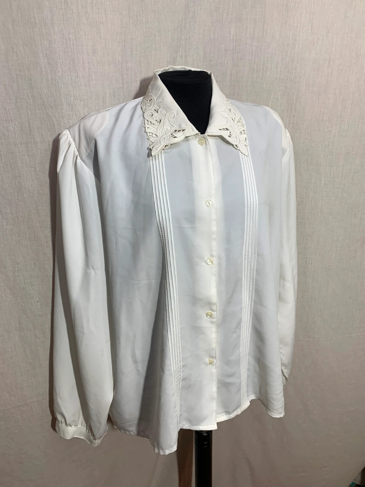 Blusa Clásica Blanca Clariné Cuello Bordado Manga Larga | White Embroidered Collar Blouse – taille L / 40 / 12 3