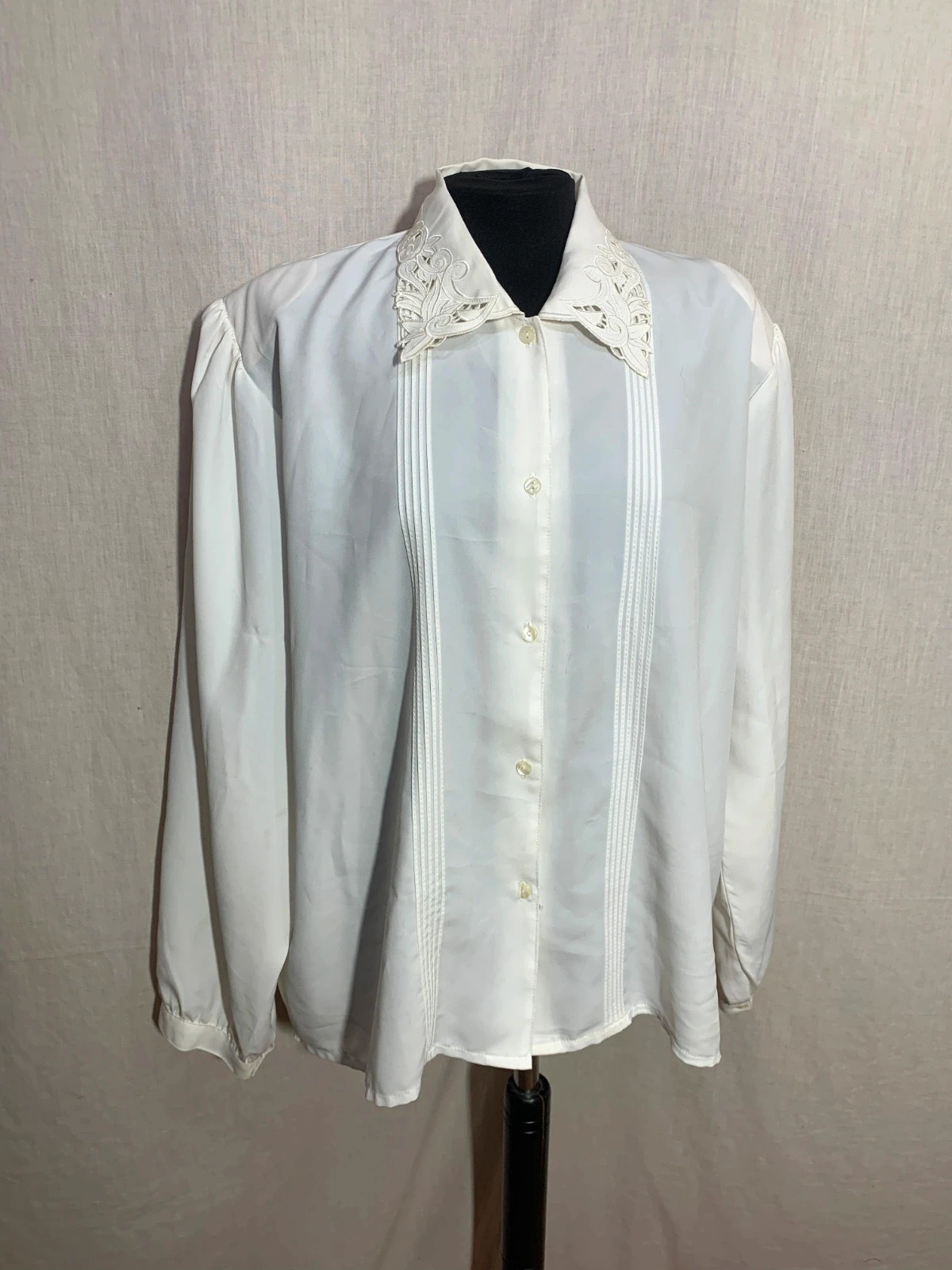 Blusa Clásica Blanca Clariné Cuello Bordado Manga Larga | White Embroidered Collar Blouse – taille L / 40 / 12 4