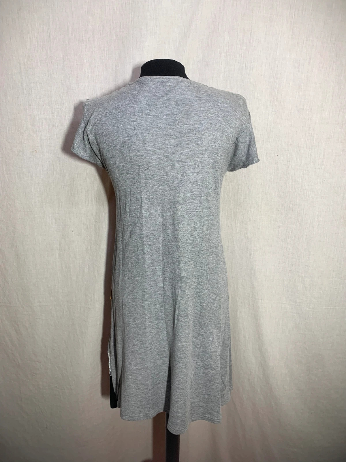 Vestido Gris con Bordados Florales | Grey Floral Embroidered Dress | Mamatoyae – Mamatayoe – taille XXL / 44 / 16 2