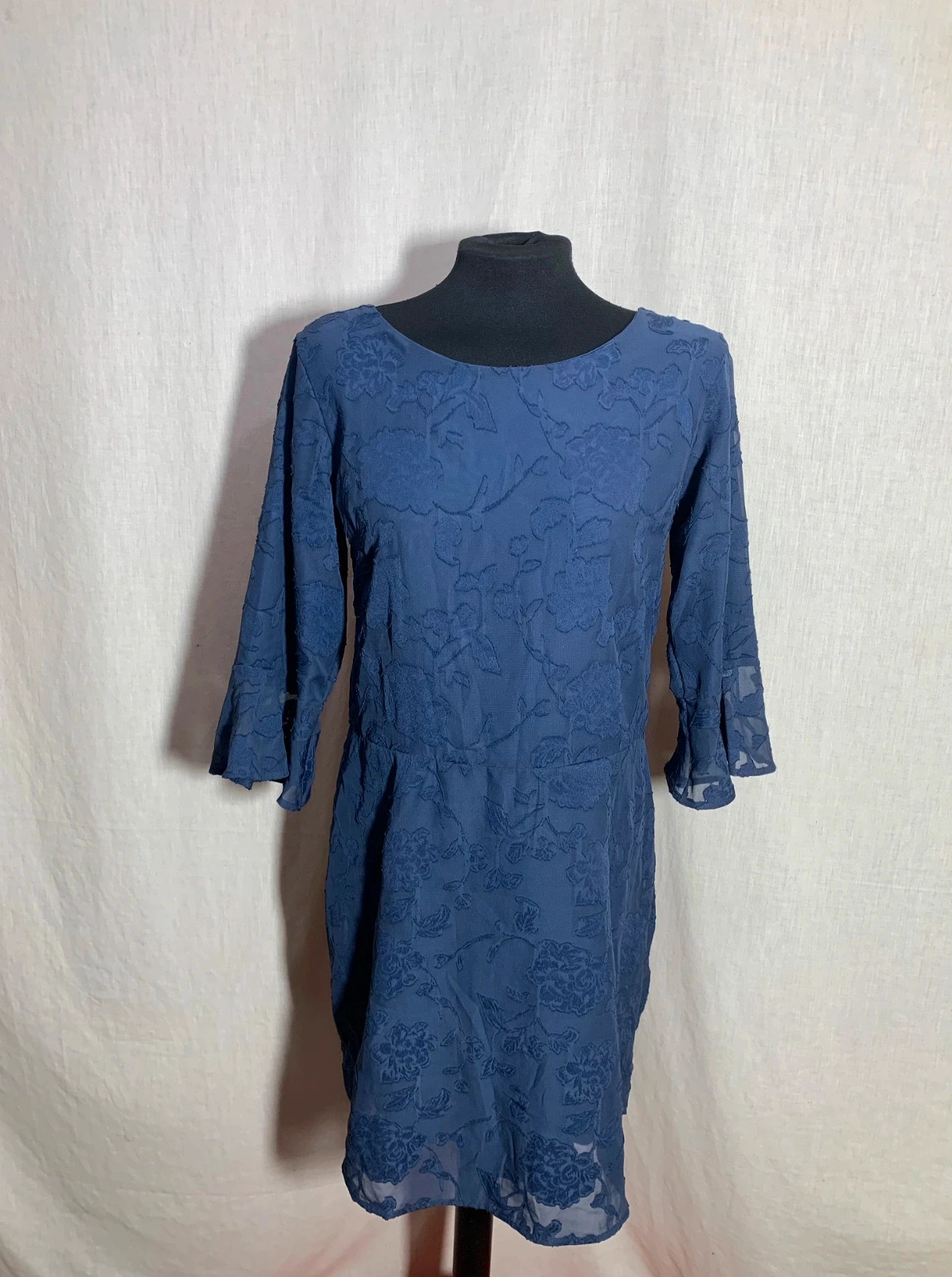 Vestido Azul con Bordado Floral | Blue Floral Embroidered Dress | Riverside – Riverside – taille L / 40 / 12 3