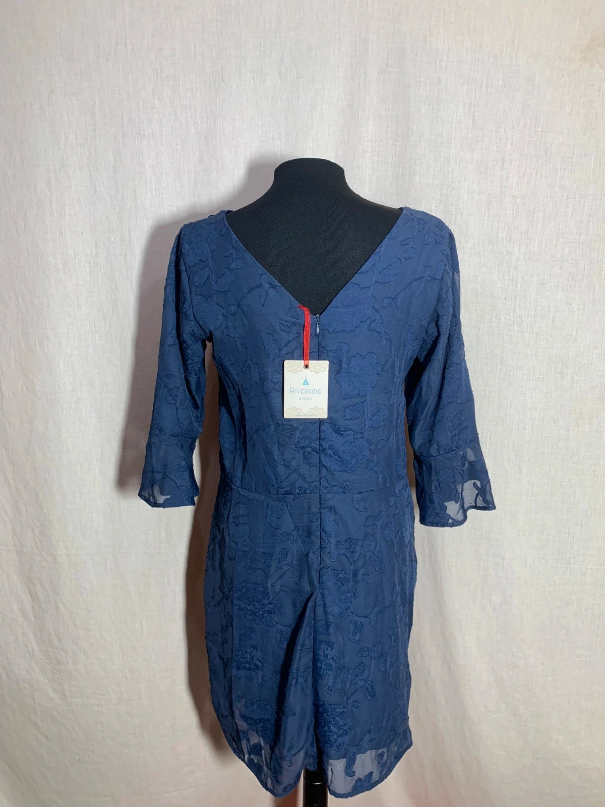 Vestido Azul con Bordado Floral | Blue Floral Embroidered Dress | Riverside – Riverside – taille L / 40 / 12 2