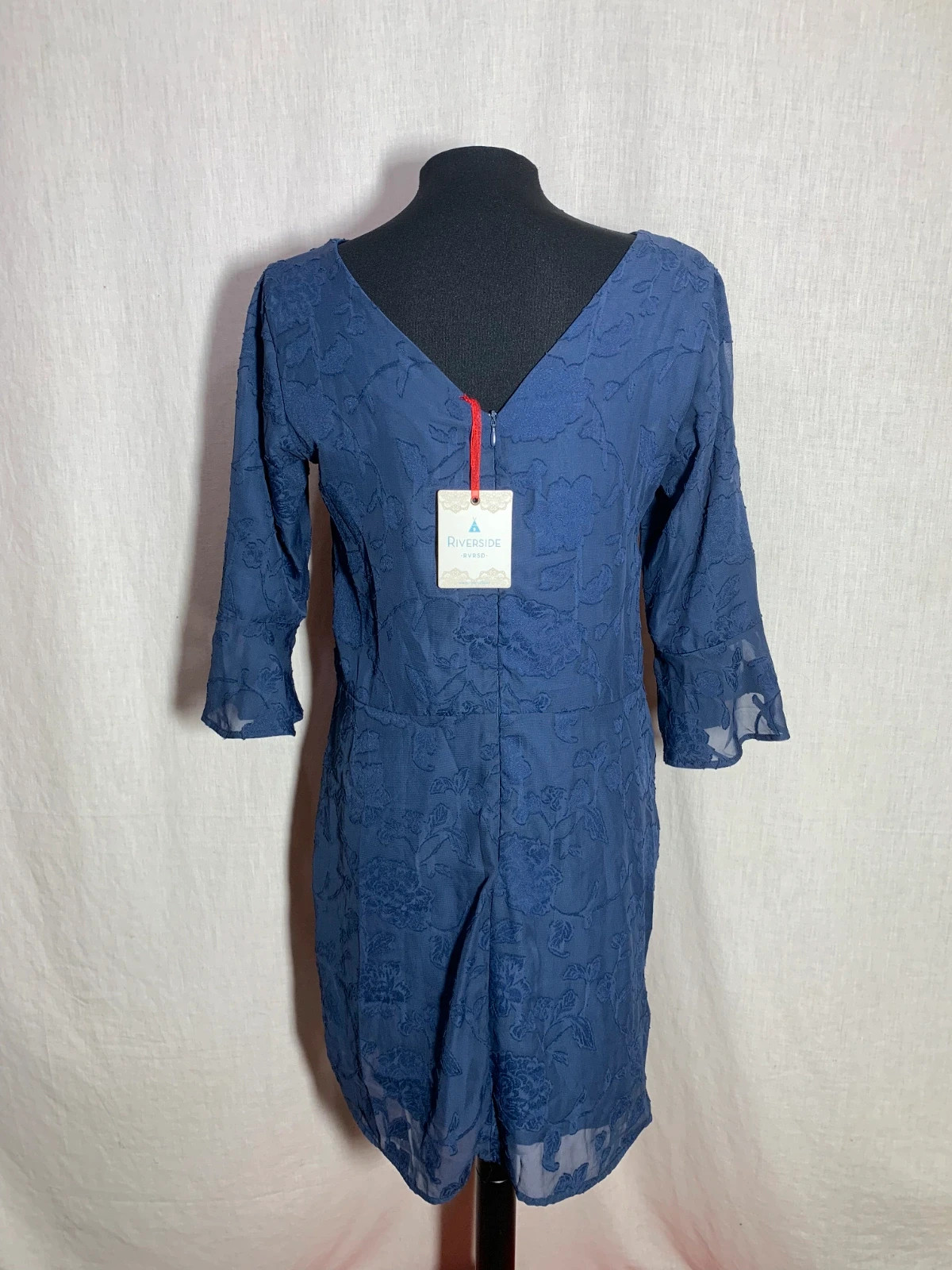Vestido Azul con Bordado Floral | Blue Floral Embroidered Dress | Riverside – Riverside – taille L / 40 / 12 5