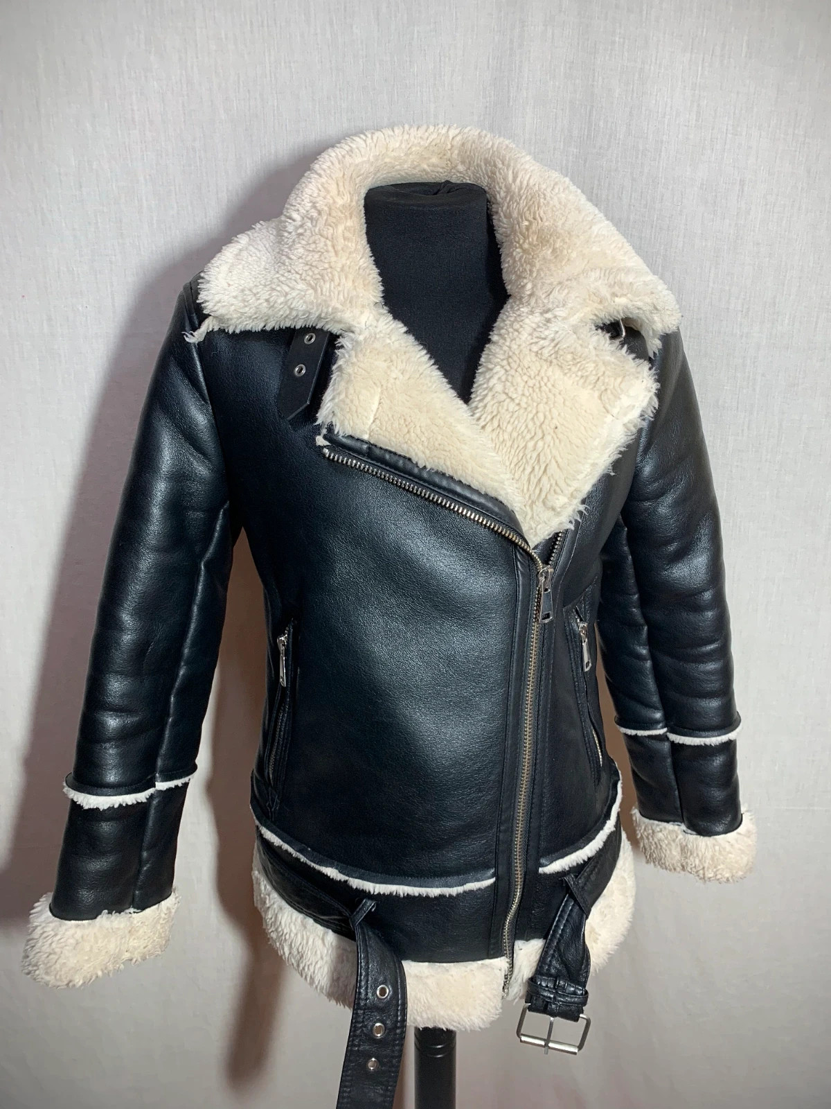 Chaqueta Efecto Cuero Negra | Black Faux Leather Jacket | Stradivarius – Stradivarius – taille XS / 34 / 6 5