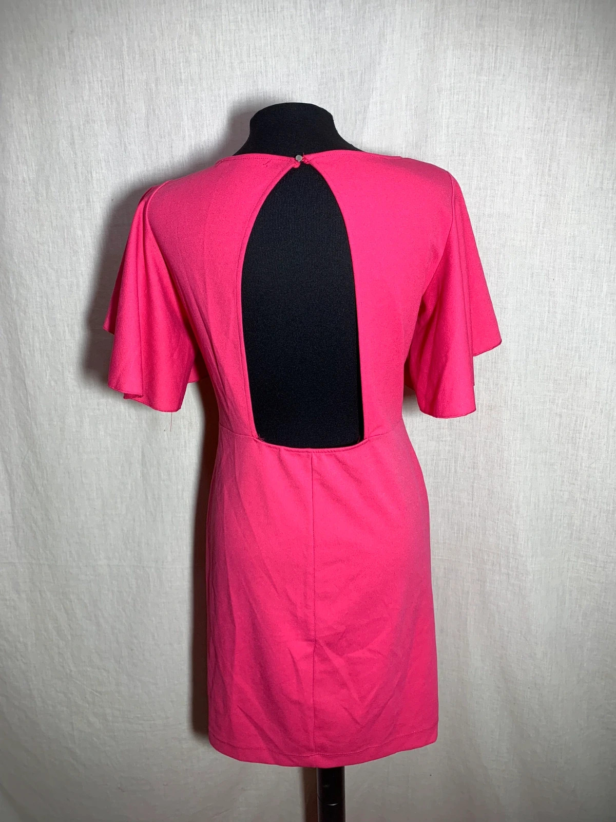 Vestido Fucsia de Manga Corta con Espalda Abierta | Pink Open Back Short Dress | Sfera – Sfera – taille L / 40 / 12 2