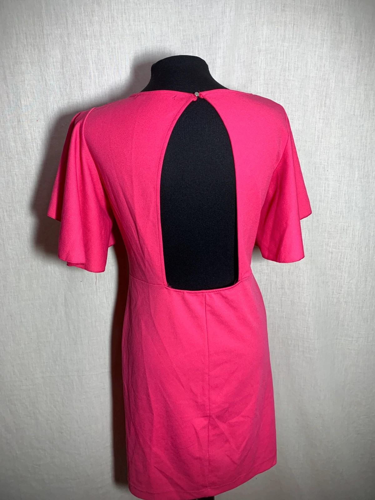 Vestido Fucsia de Manga Corta con Espalda Abierta | Pink Open Back Short Dress | Sfera – Sfera – taille L / 40 / 12 5