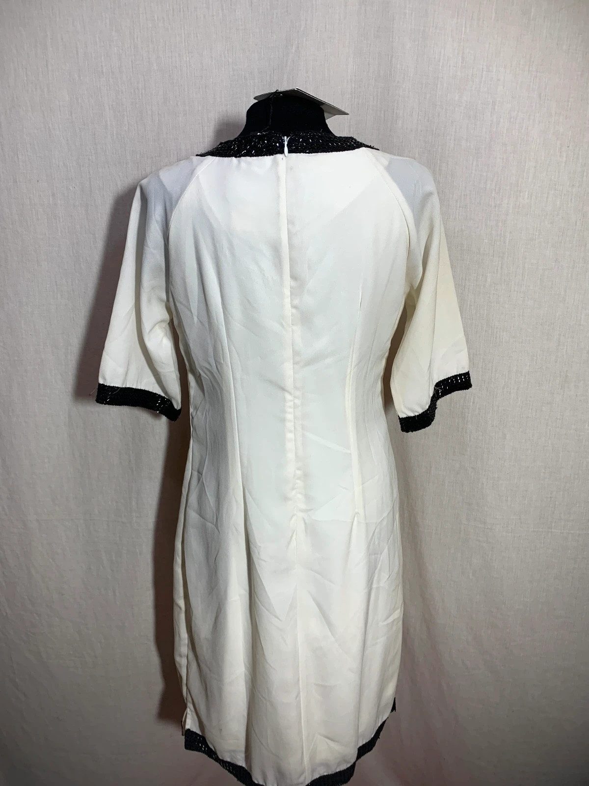 Vestido Blanco Detalles Negros | White Dress Black Details | Almatrichi – Almatrichi – taille L / 40 / 12 2