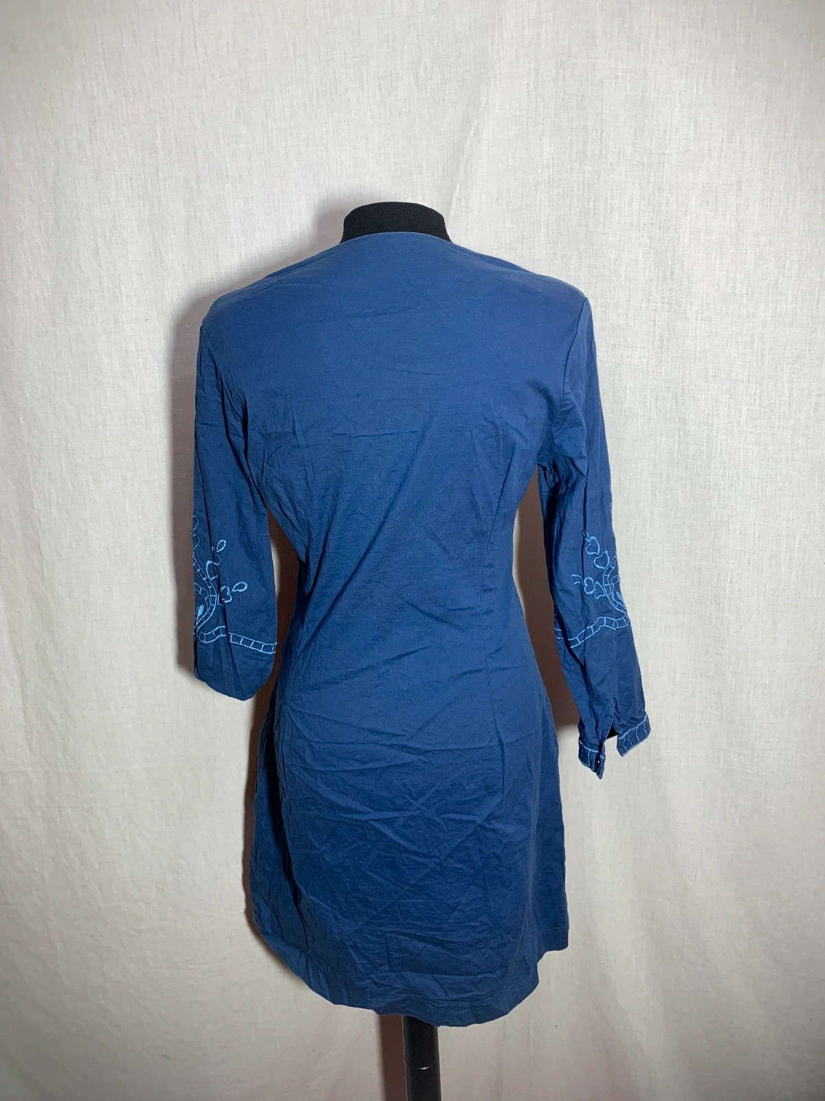 Vestido Azul con Bordado Frontal y Manga 3/4 | Blue Embroidered Dress | Local – taille XL / 42 / 14 2