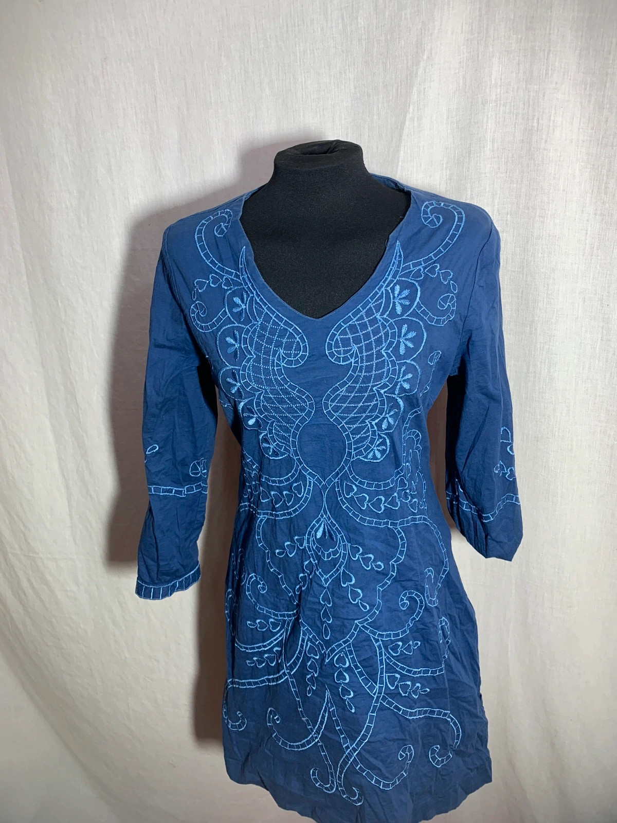 Vestido Azul con Bordado Frontal y Manga 3/4 | Blue Embroidered Dress | Local – taille XL / 42 / 14 4