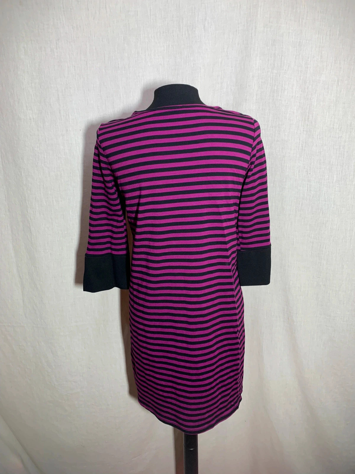 Vestido Rayas Fucsia y Negro con Manga 3/4 | Pink & Black Striped Dress – taille XL / 42 / 14 2