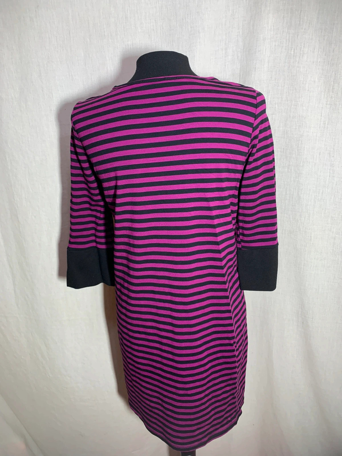 Vestido Rayas Fucsia y Negro con Manga 3/4 | Pink & Black Striped Dress – taille XL / 42 / 14 5
