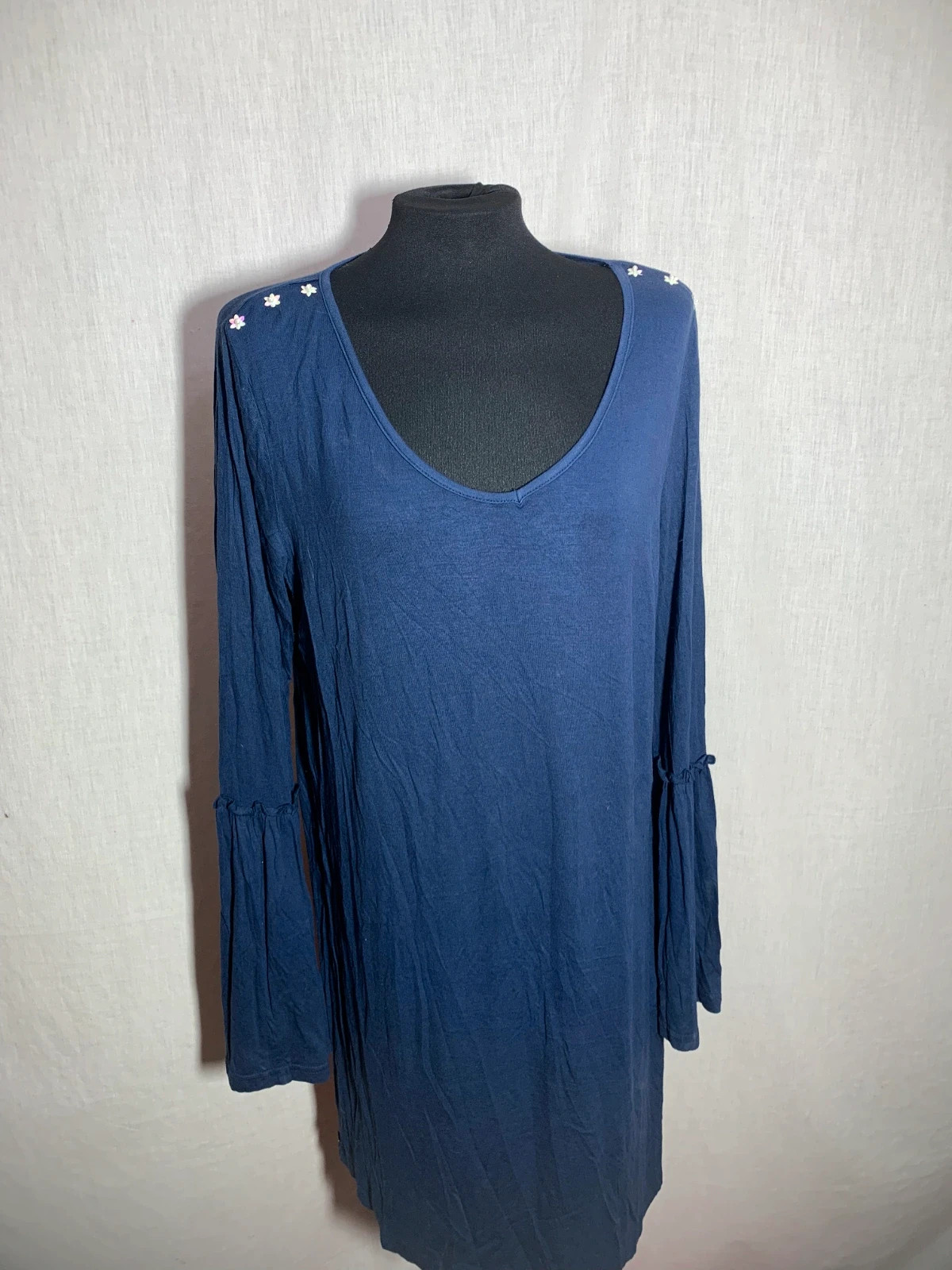 Vestido Azul Marino de con Detalle Floral en Hombros | Navy Blue Long Sleeve Dress | Riverside – Riverside – taille XXXL / 46 / 18 4