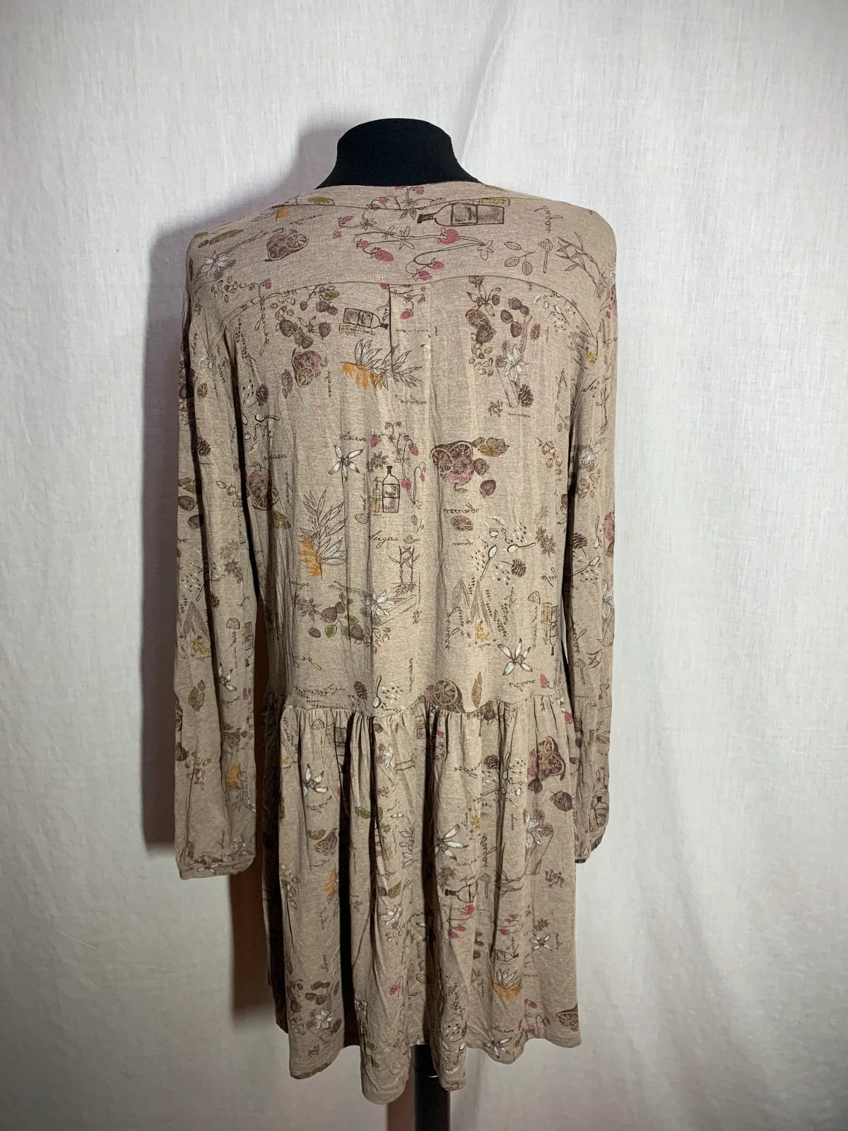 Vestido Beige Estampado Floral con Botones y Manga Larga | Floral Beige Dress | Mamatoyae – Mamatayoe – taille XXL / 44 / 16 5