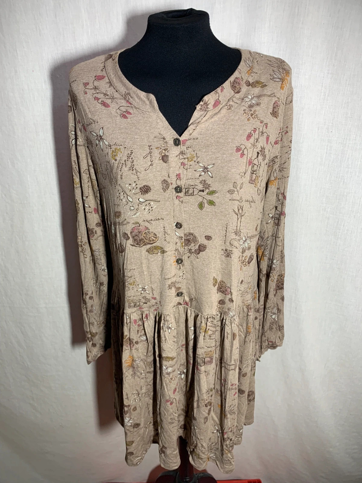 Vestido Beige Estampado Floral con Botones y Manga Larga | Floral Beige Dress | Mamatoyae – Mamatayoe – taille XXL / 44 / 16 4