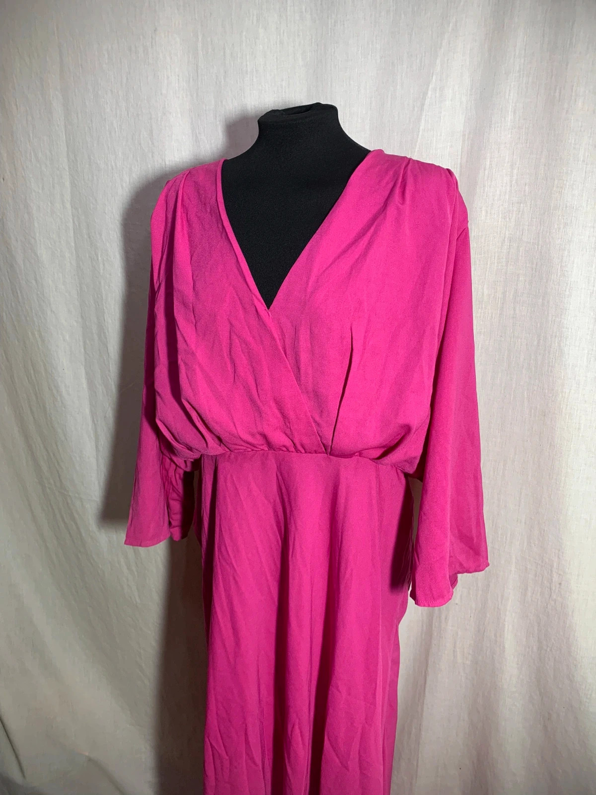 Vestido Largo Fucsia con Escote en Pico y Manga Larga | Fuchsia Long Dress | Local – taille XXXL / 46 / 18 4