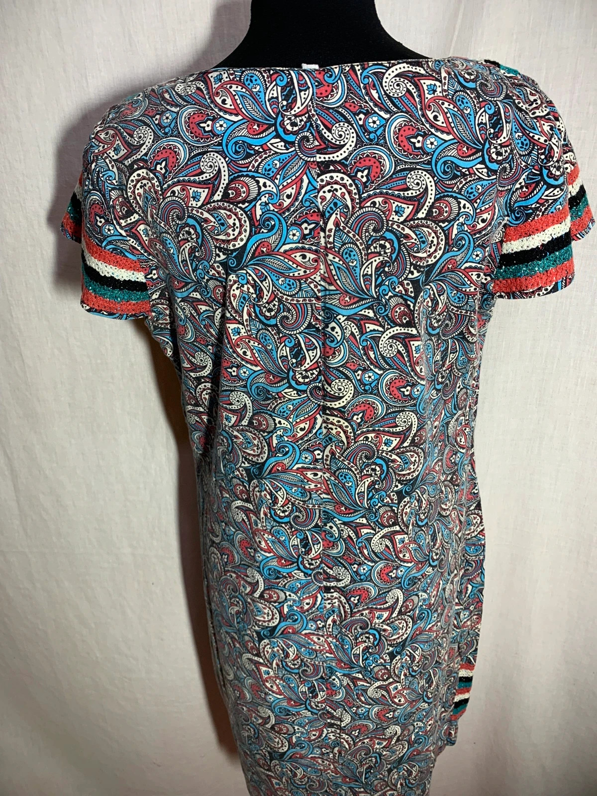 Vestido Estampado Paisley con Escote en Pico y Manga Corta | Printed Paisley Dress | Almatrichi – Almatrichi – taille L / 40 / 12 5