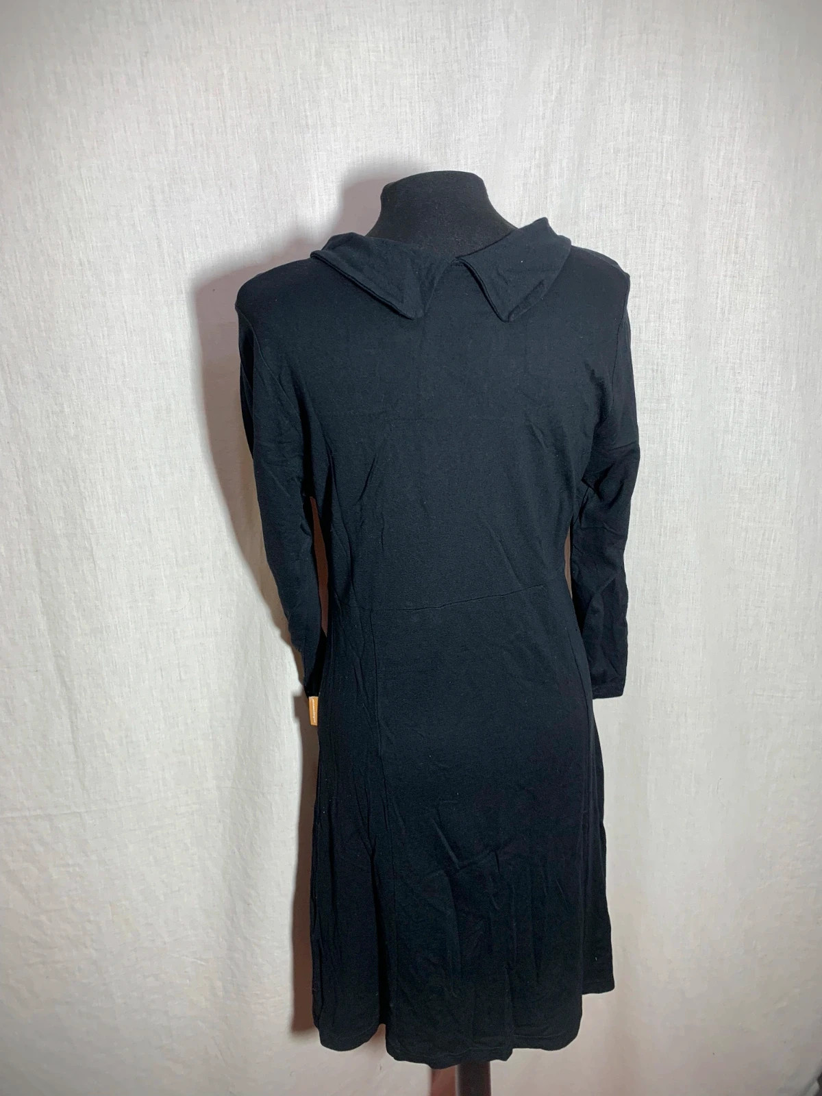 Vestido Negro Bordado Multicolor Manga Larga | Black Embroidered Long Sleeve Dress | Mamatoyae – Mamatayoe – taille L / 40 / 12 3