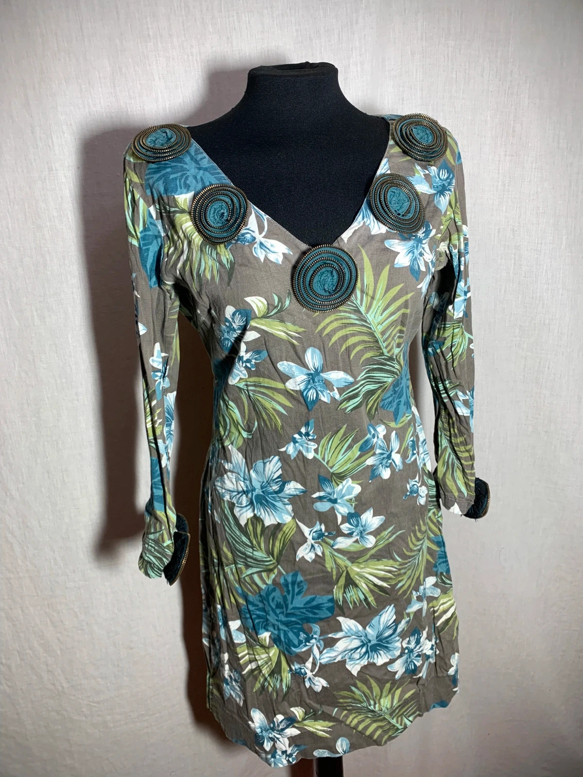 Vestido Estampado Floral con Escote en Pico | Floral Print V-Neck Dress | Almatrichi – Almatrichi – taille M / 38 / 10 3