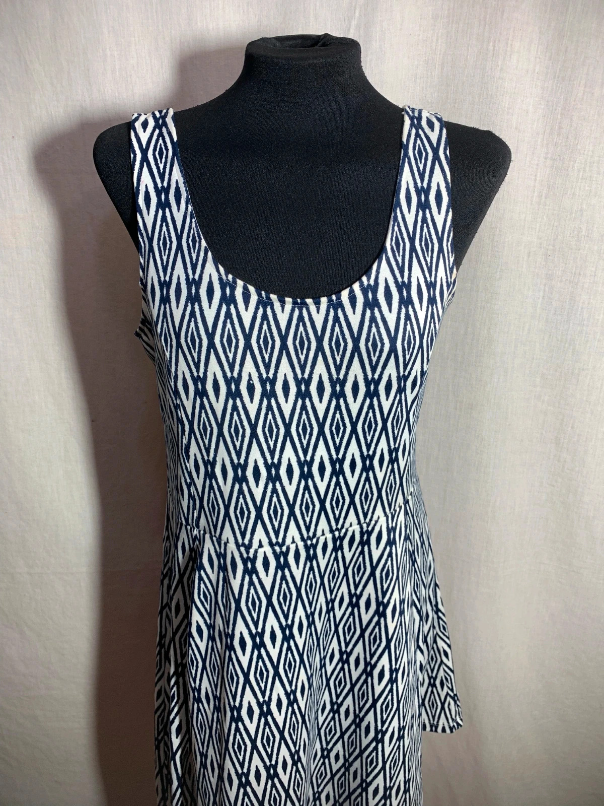 Vestido Geométrico Azul Marino y Blanco Sin Mangas | Blue and White Geometric Dress – taille L / 40 / 12 3