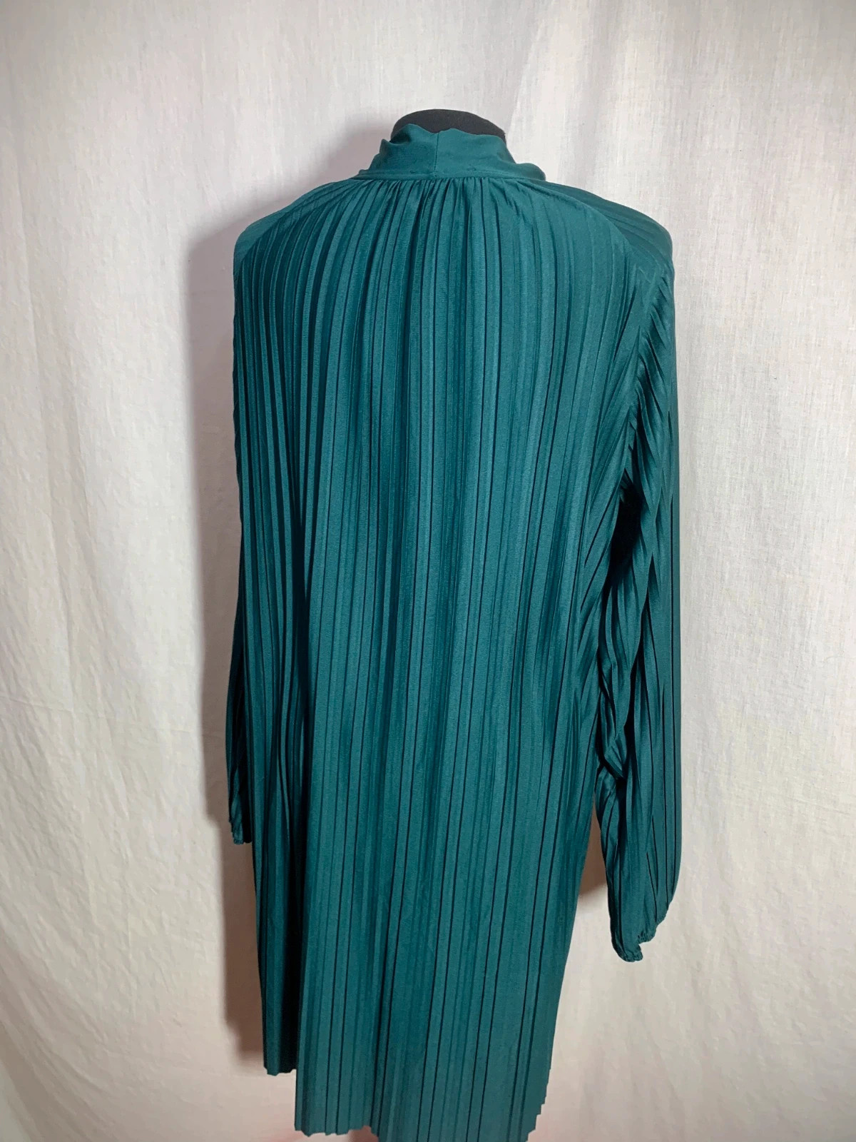 Vestido Verde Plisado de Manga Larga con Lazo | Green Pleated Long Sleeve Dress | Zara – Zara – taille L / 40 / 12 4