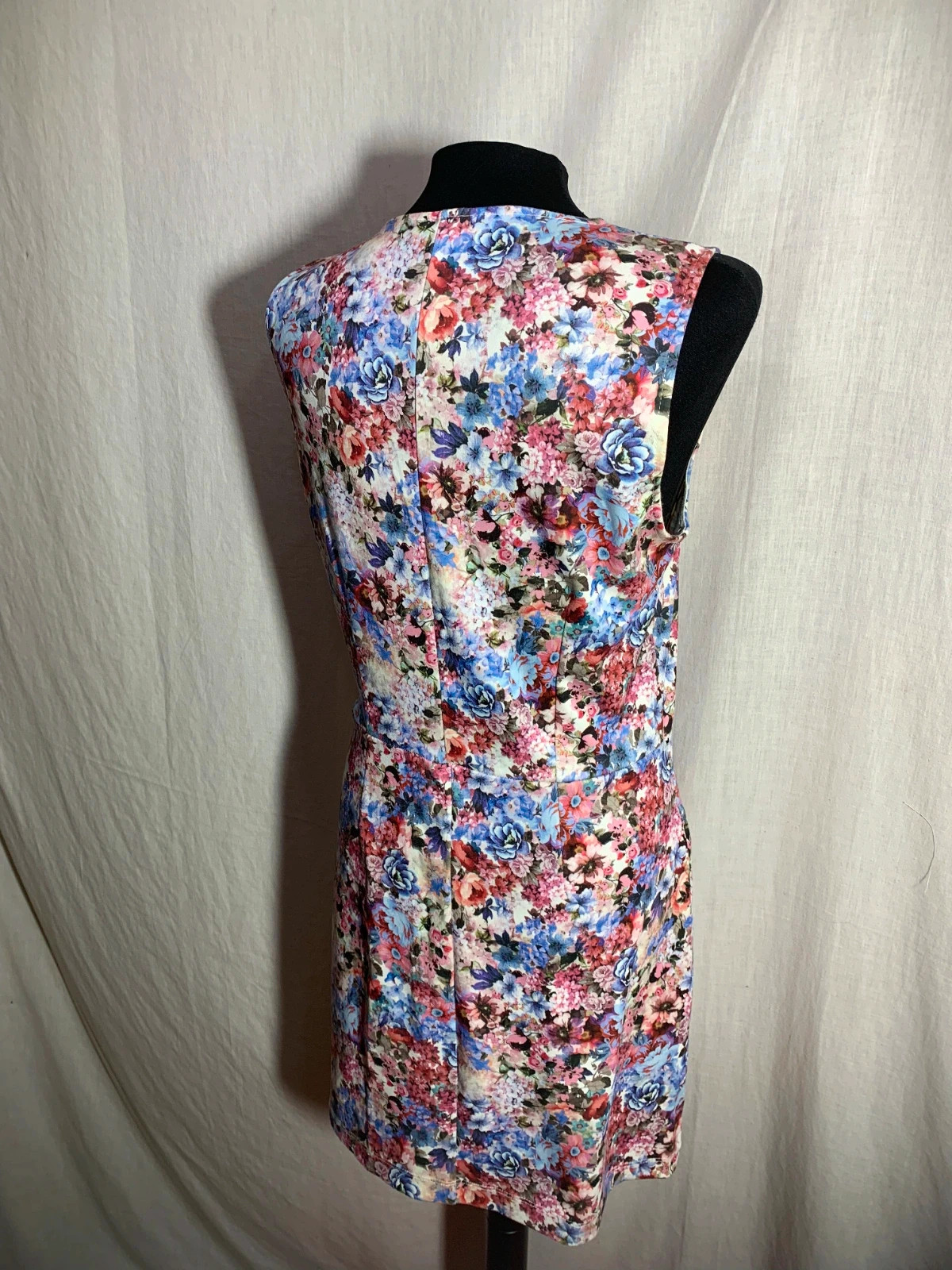 Vestido Floral Sin Mangas con Falda Plisada | Floral Sleeveless Dress | Lefties – Lefties – taille L / 40 / 12 5