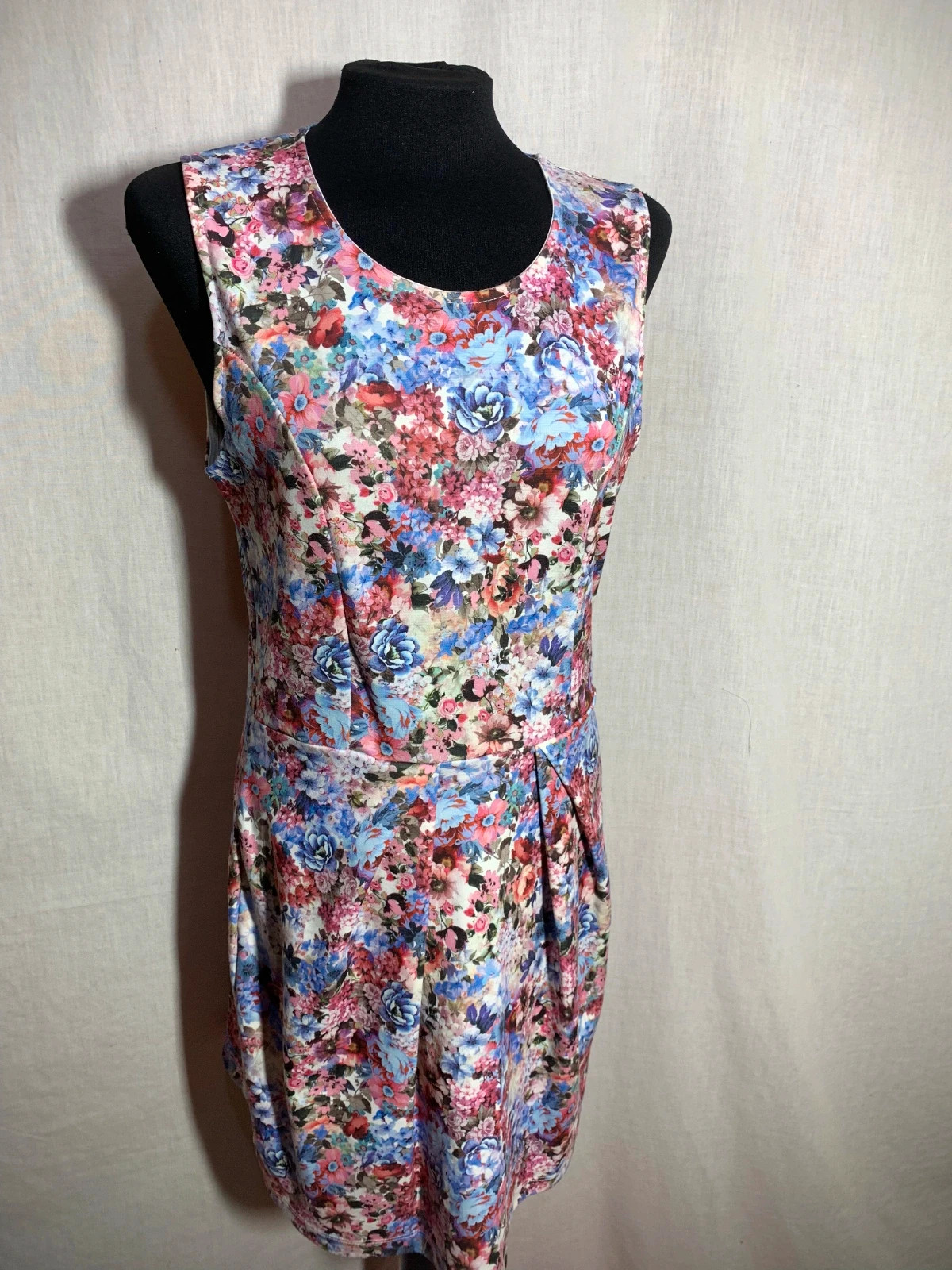 Vestido Floral Sin Mangas con Falda Plisada | Floral Sleeveless Dress | Lefties – Lefties – taille L / 40 / 12 4