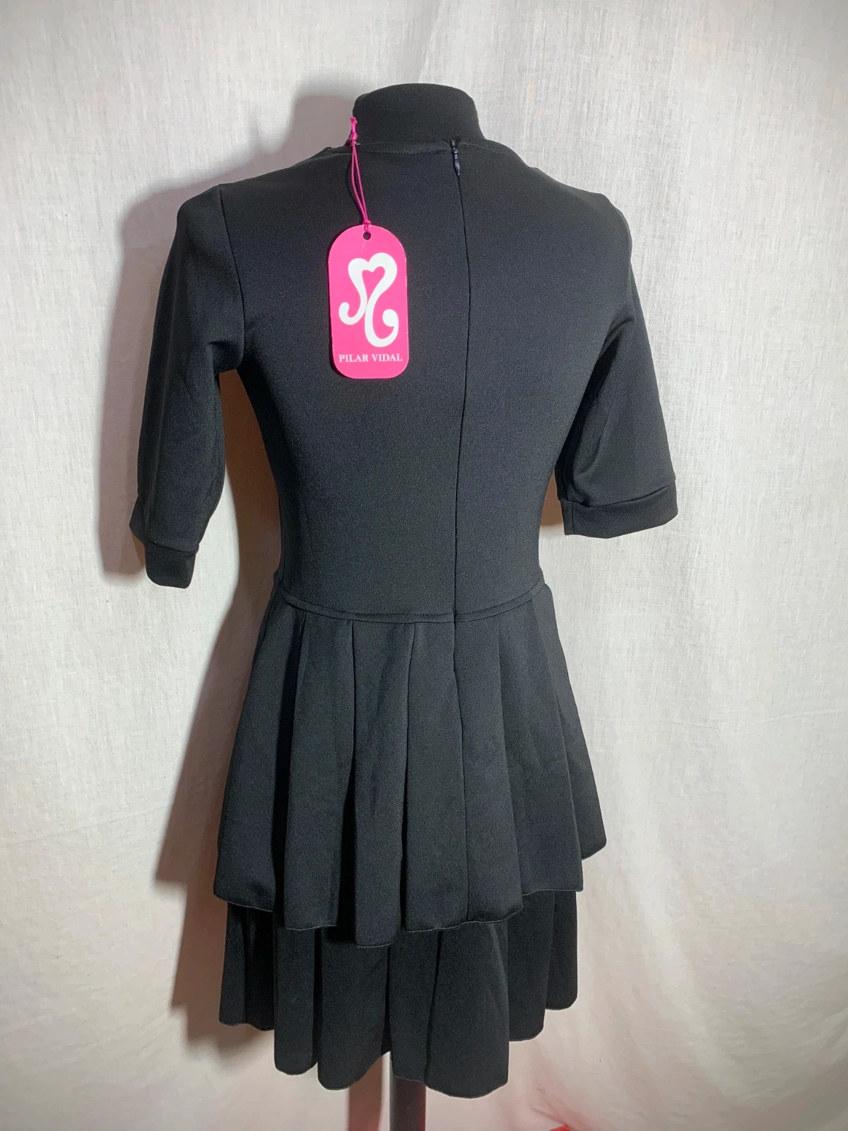 Vestido Negro con Falda de Volantes y Manga Media | Black Tiered Dress – taille M / 38 / 10 5