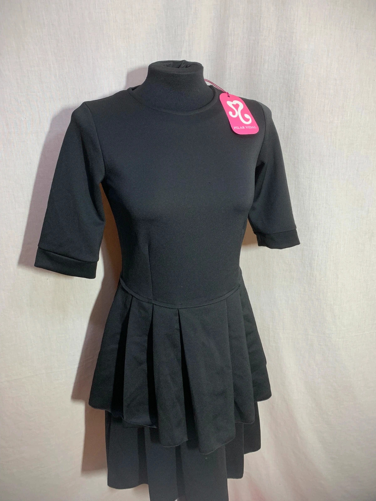 Vestido Negro con Falda de Volantes y Manga Media | Black Tiered Dress – taille M / 38 / 10 4