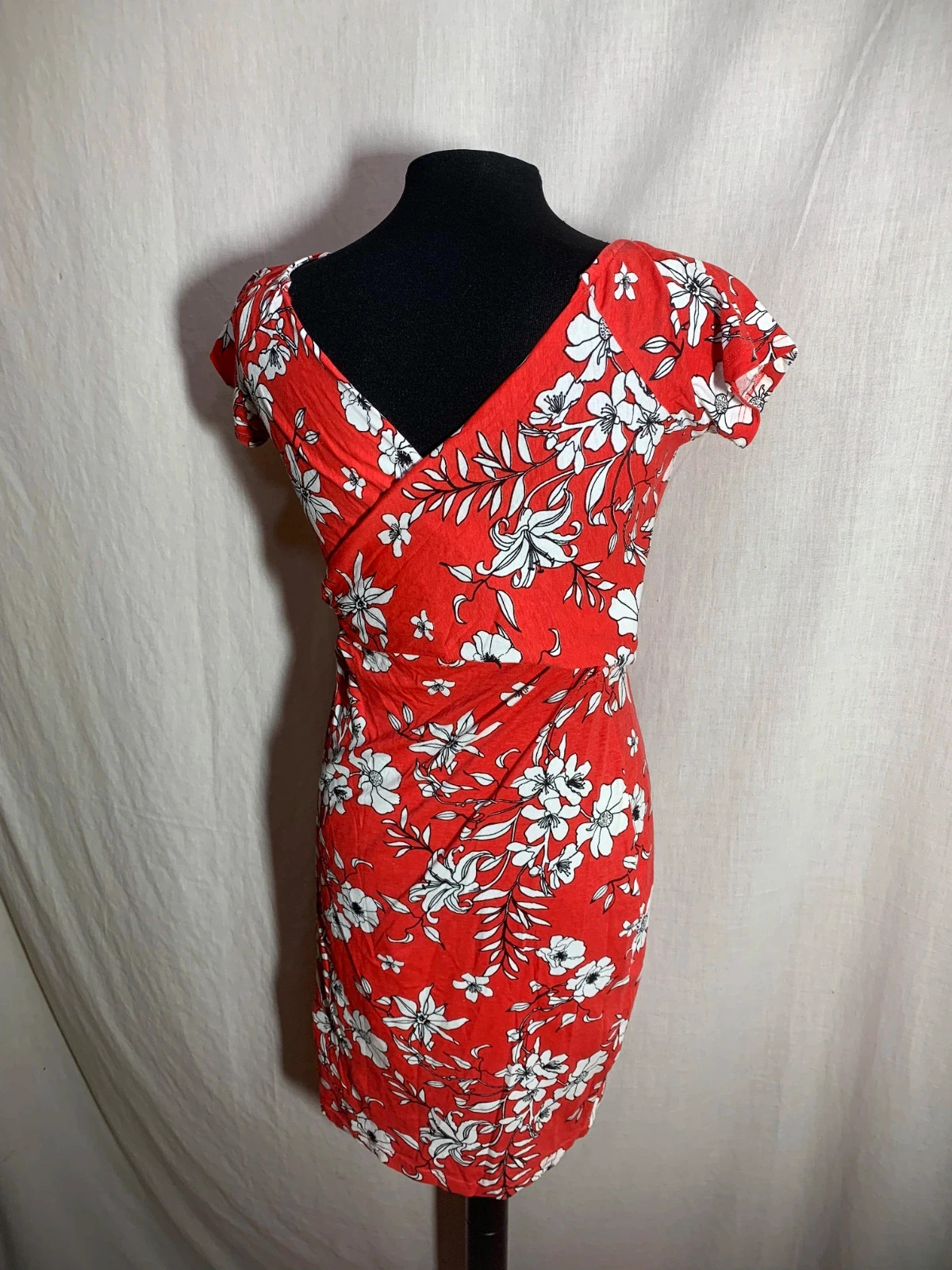 Vestido Rojo Floral Cruzado Manga Corta | Red Floral Wrap Dress | Formula Joven – Fórmula Joven – taille XL / 42 / 14 3