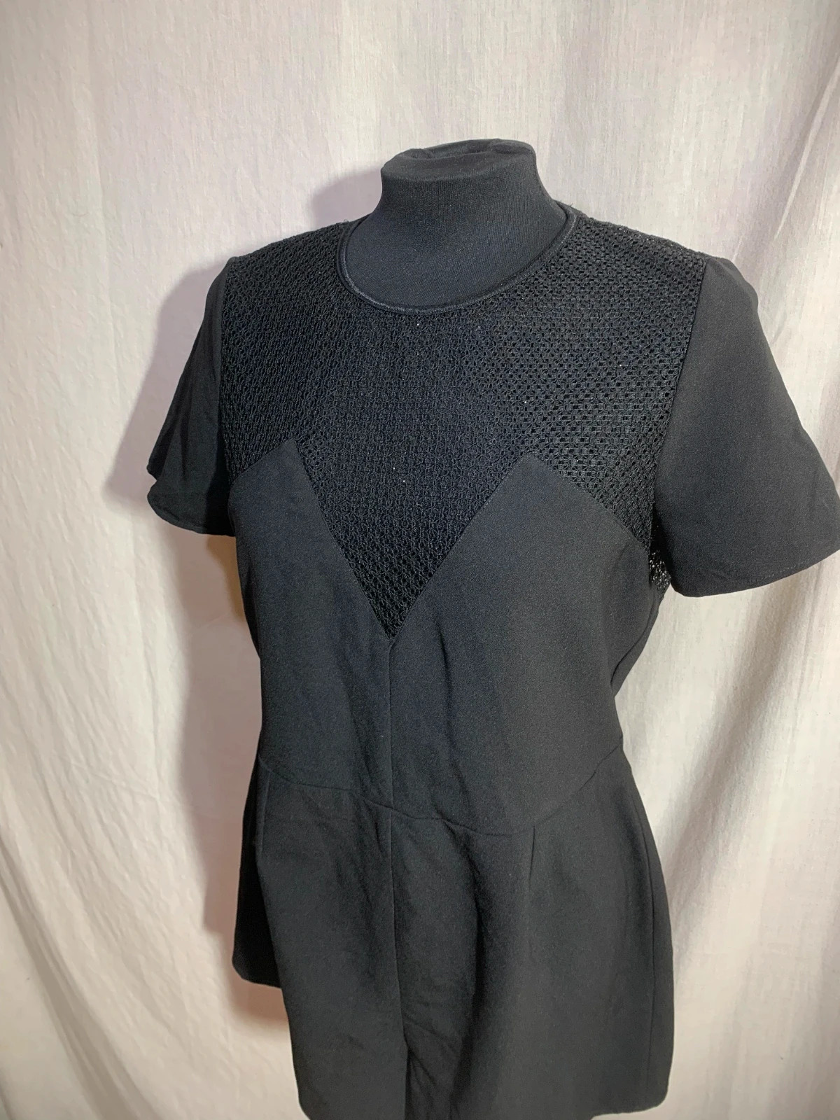 Mono Negro de Manga Corta con Panel de Malla | Black Short Sleeve Mesh Panel Playsuit | Bershka – Bershka – taille L / 40 / 12 5