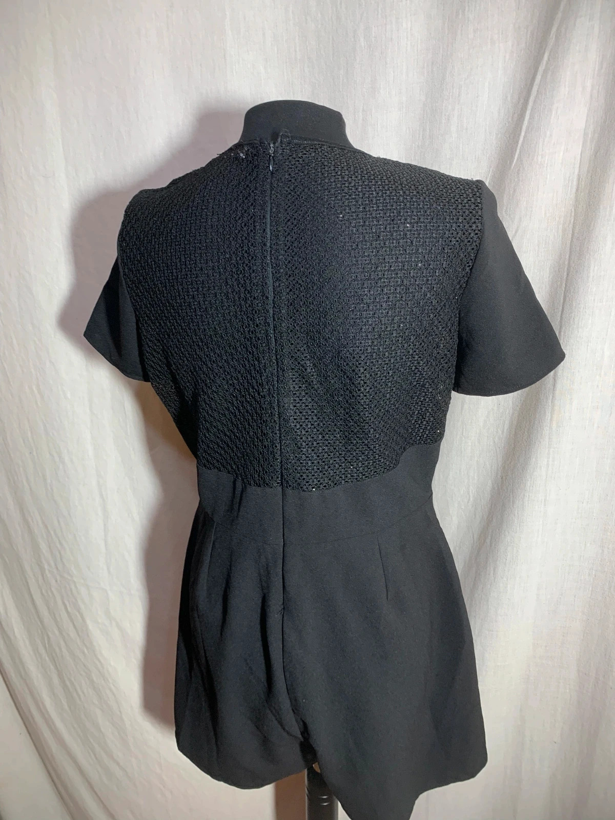 Mono Negro de Manga Corta con Panel de Malla | Black Short Sleeve Mesh Panel Playsuit | Bershka – Bershka – taille L / 40 / 12 4