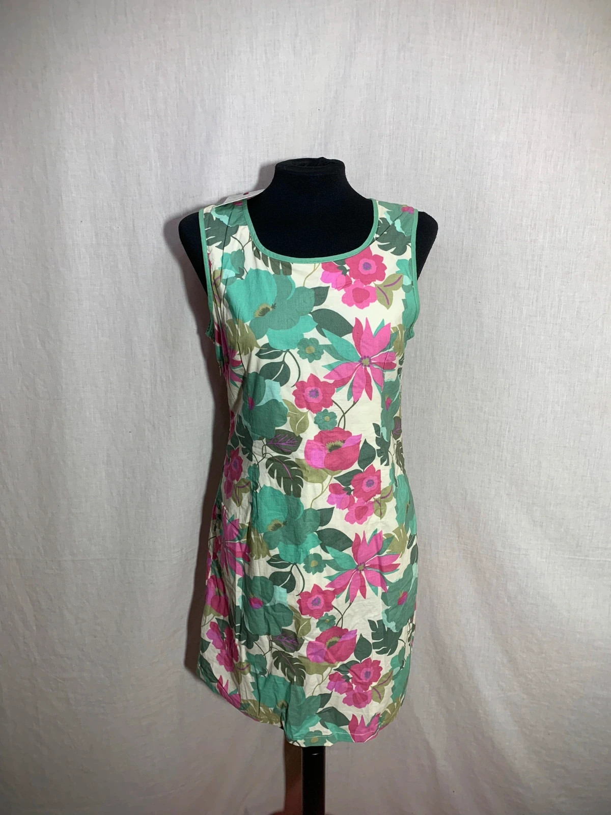 Vestido Corto Floral Verde y Rosa sin Mangas | Short Green & Pink Floral Dress – Riverside – taille M / 38 / 10 5