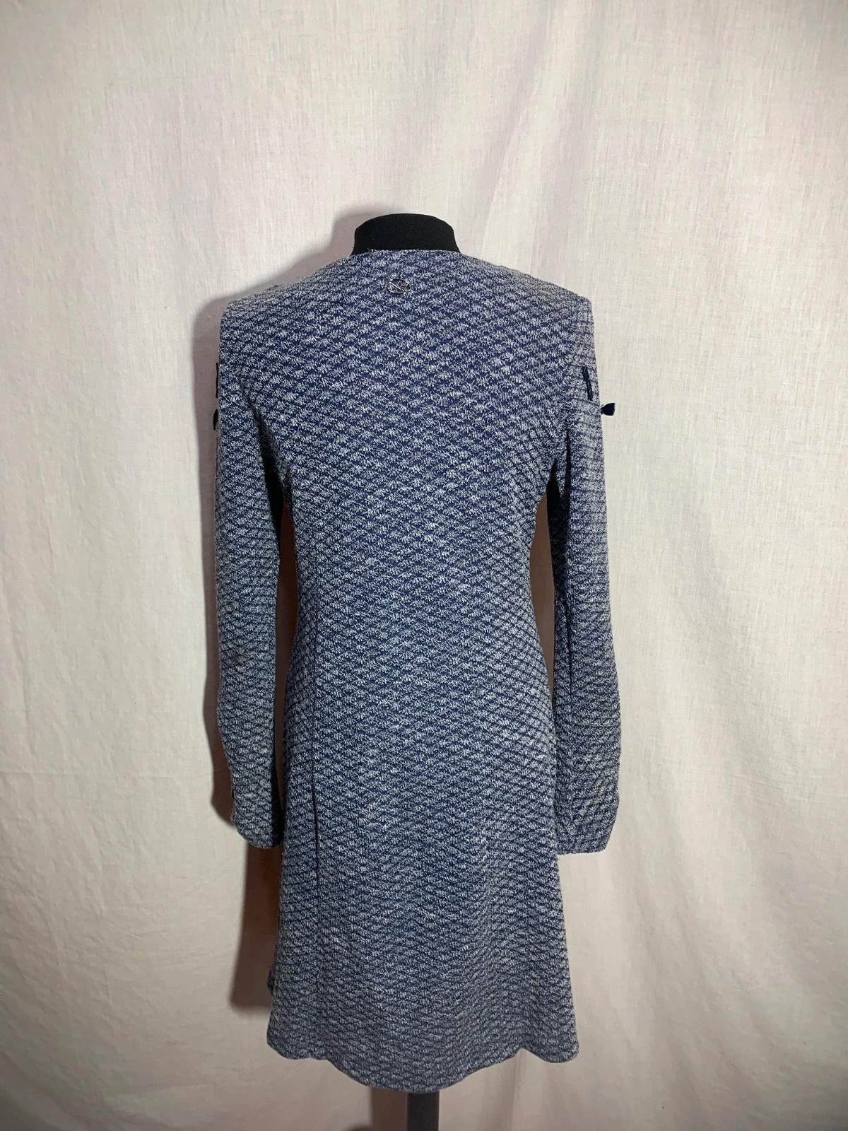 Vestido azul Manga Larga con Lazos | Blue Long Sleeve Speckled Dress with Bow Details | Akino Laude – AKINO LAUDE – taille M / 38 / 10 4