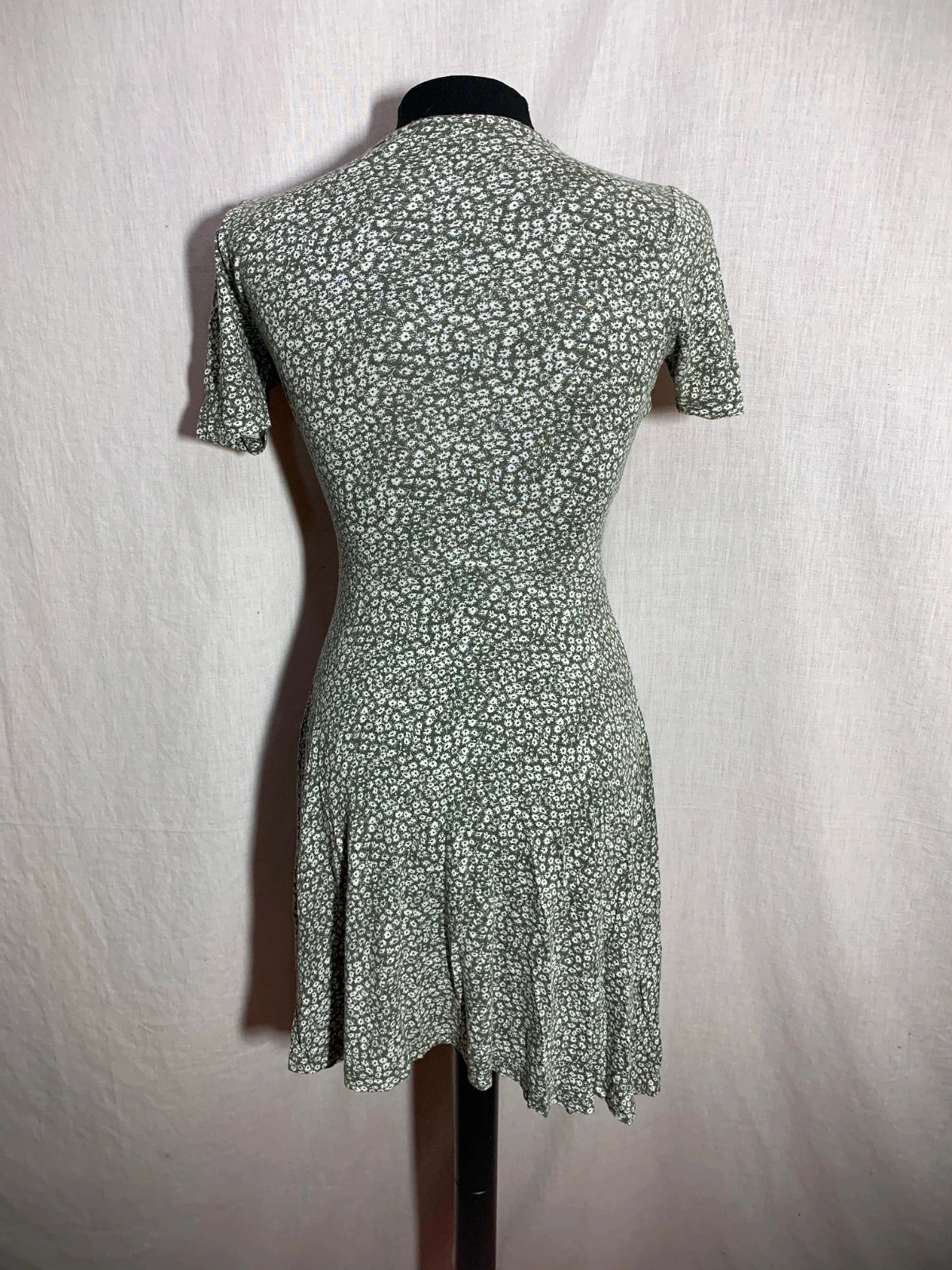 Vestido Verde Estampado Cruzado | Green Floral Wrap Dress | Pull&Bear – Pull & Bear – taille S / 36 / 8 2