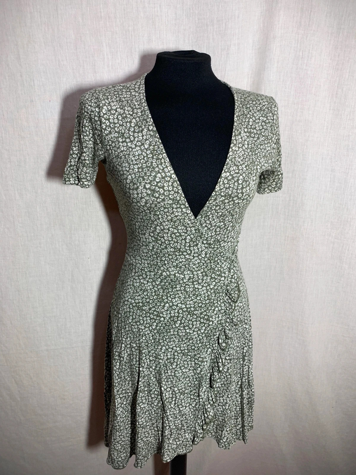 Vestido Verde Estampado Cruzado | Green Floral Wrap Dress | Pull&Bear – Pull & Bear – taille S / 36 / 8 3