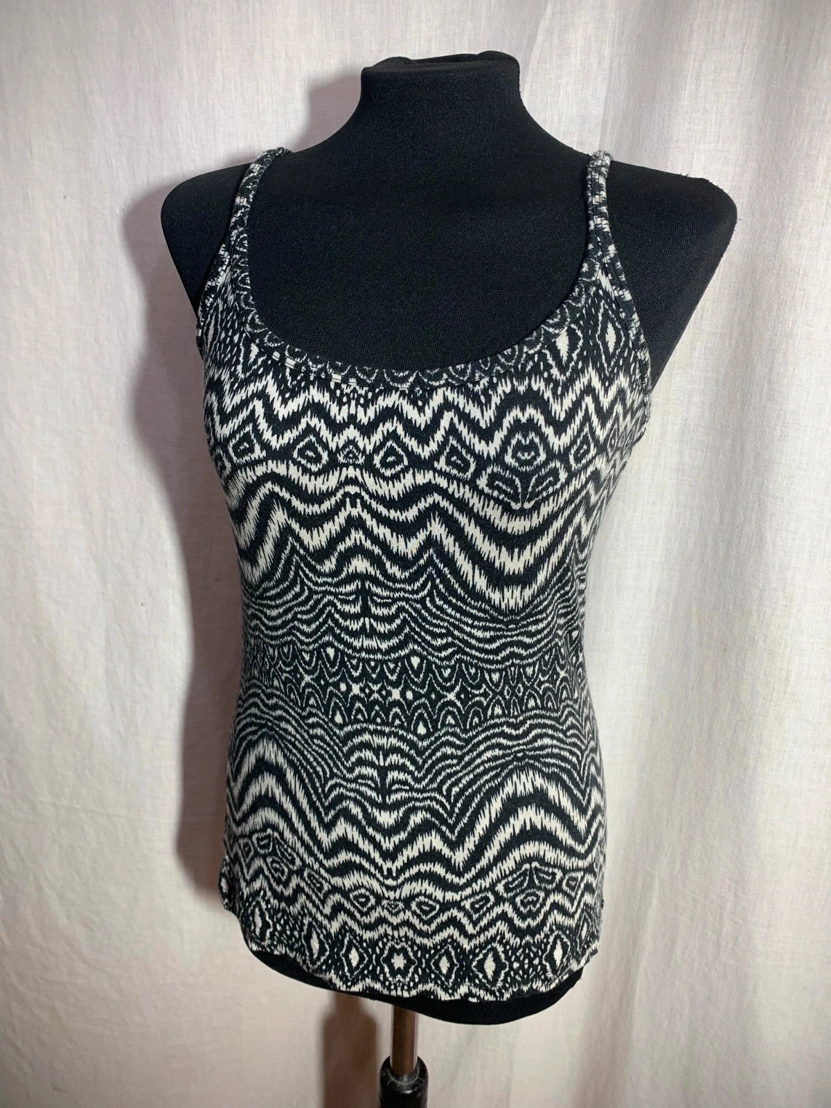 Camiseta sin Mangas Estampado Zigzag | Black & White Zigzag Sleeveless Top | Pimkie – Pimkie – taille L / 40 / 12 2