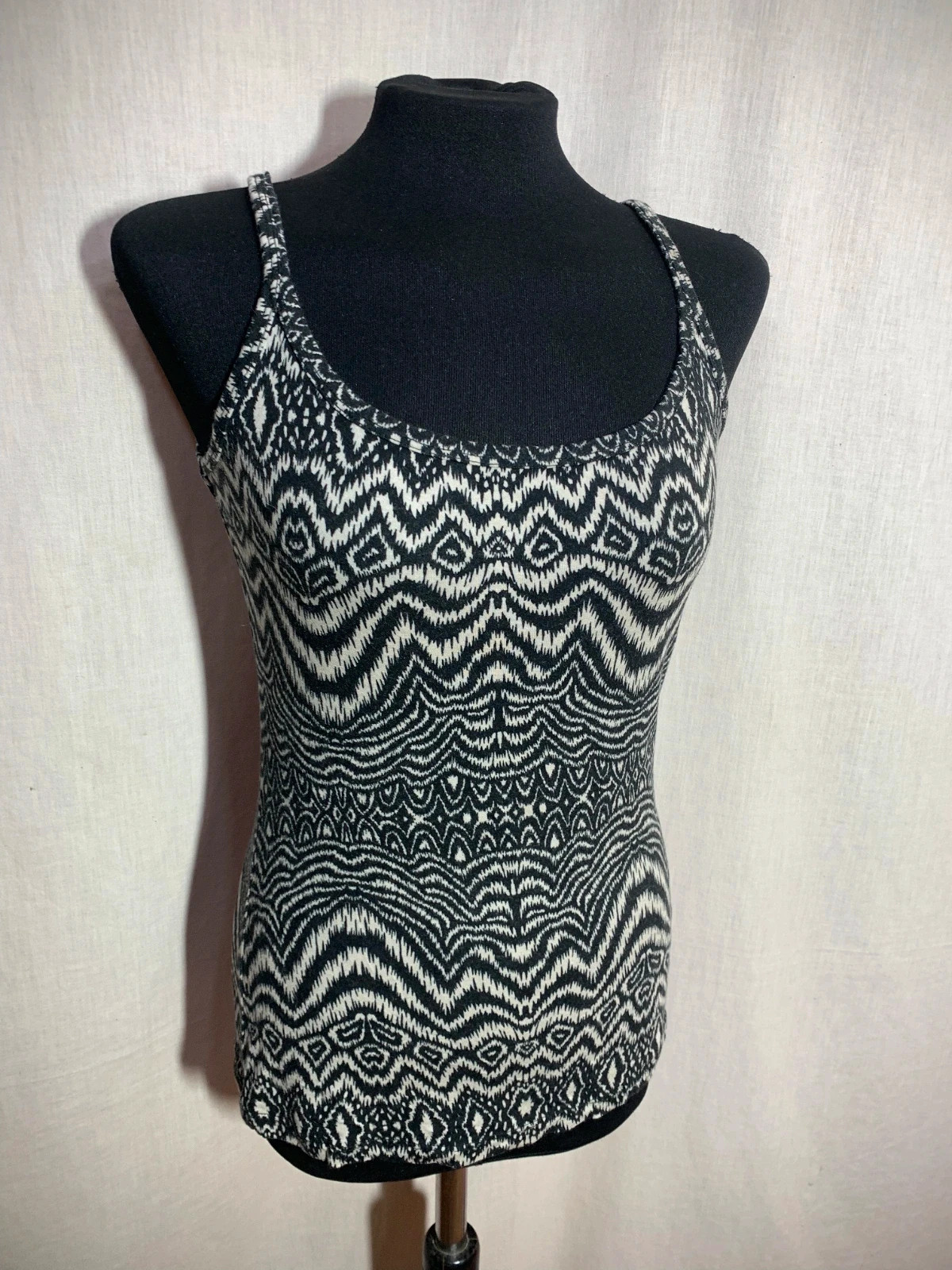 Camiseta sin Mangas Estampado Zigzag | Black & White Zigzag Sleeveless Top | Pimkie – Pimkie – taille L / 40 / 12 3