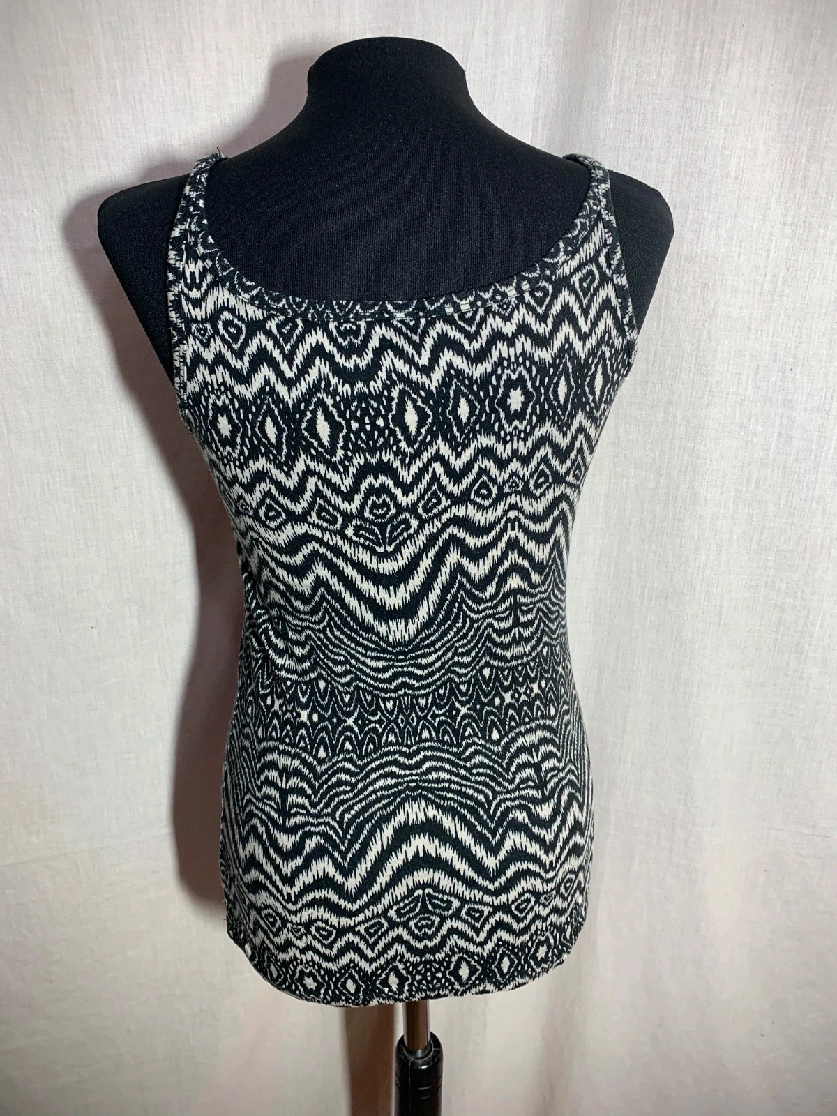 Camiseta sin Mangas Estampado Zigzag | Black & White Zigzag Sleeveless Top | Pimkie – Pimkie – taille L / 40 / 12 5